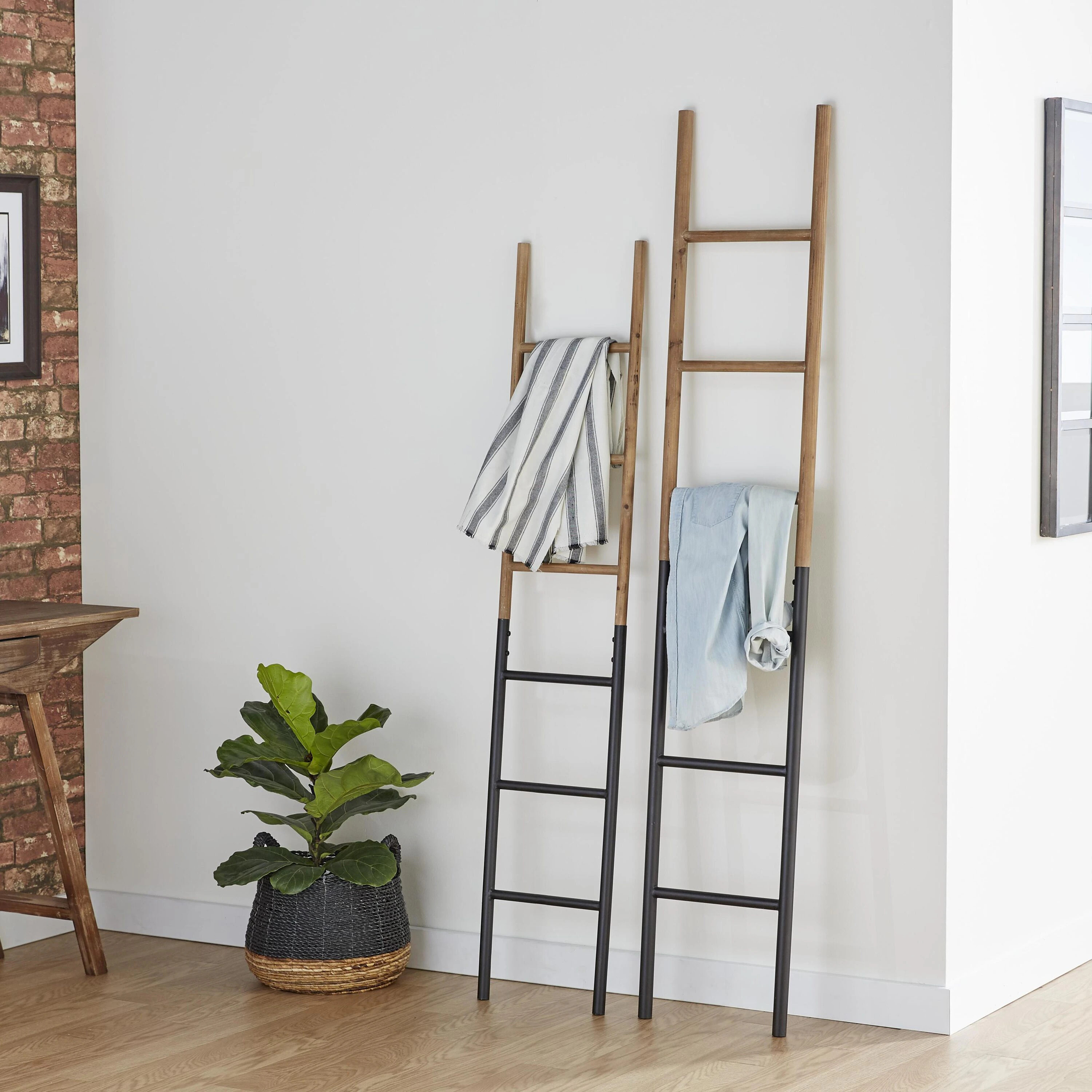 Grayson Lane Brown 12 Rack Ladder with Black Bases Pine Leaning Blanket ladder one_size | 43765 | Lowe's