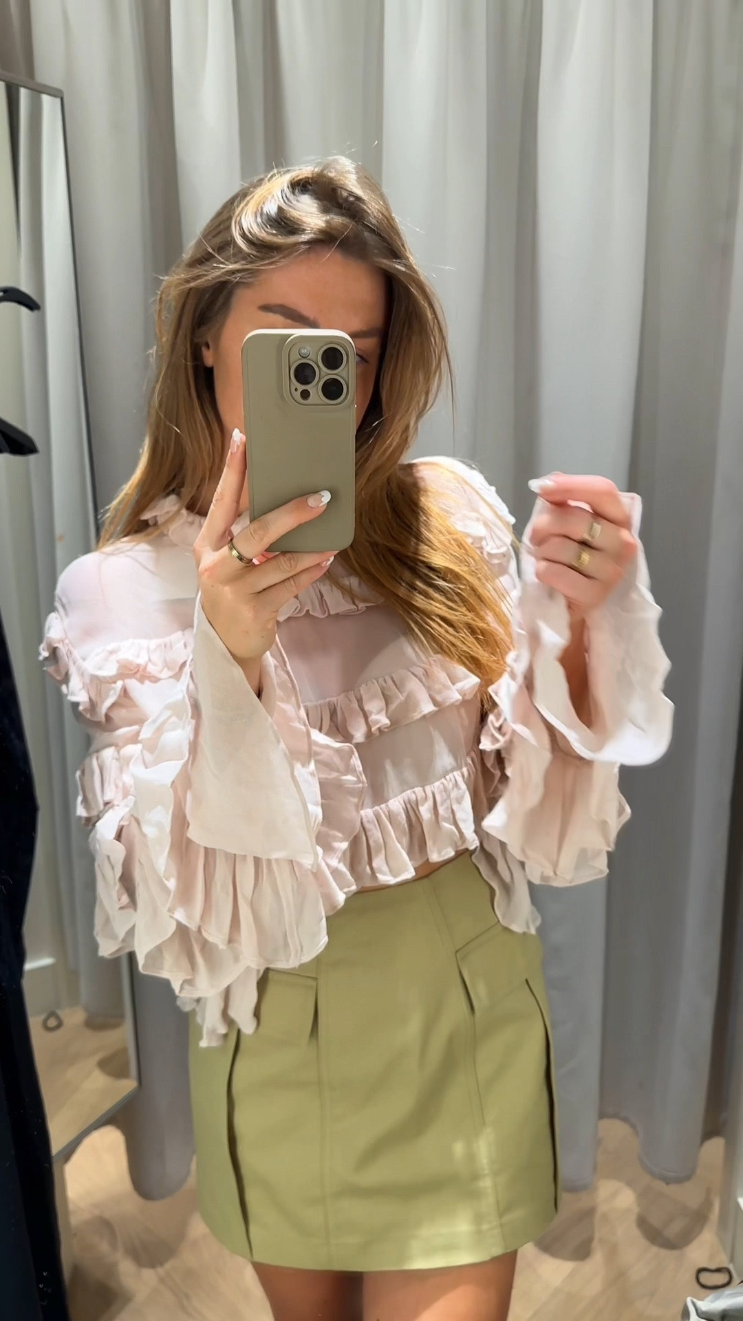 Chiffon blouse H&M. Now also 30% off! 🎀

#LTKVideo #LTKstyletip #LTKeurope