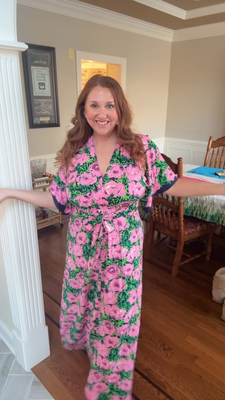 Did you snag any of the @lillypulitzer Vintage print? 

Florrie

I did! 
See my LtK for sizes shown


Sizes: Wisteria dress size 14
Polo XL
skort XL 

#LTKMidsize #LTKootd #LTKHoliday