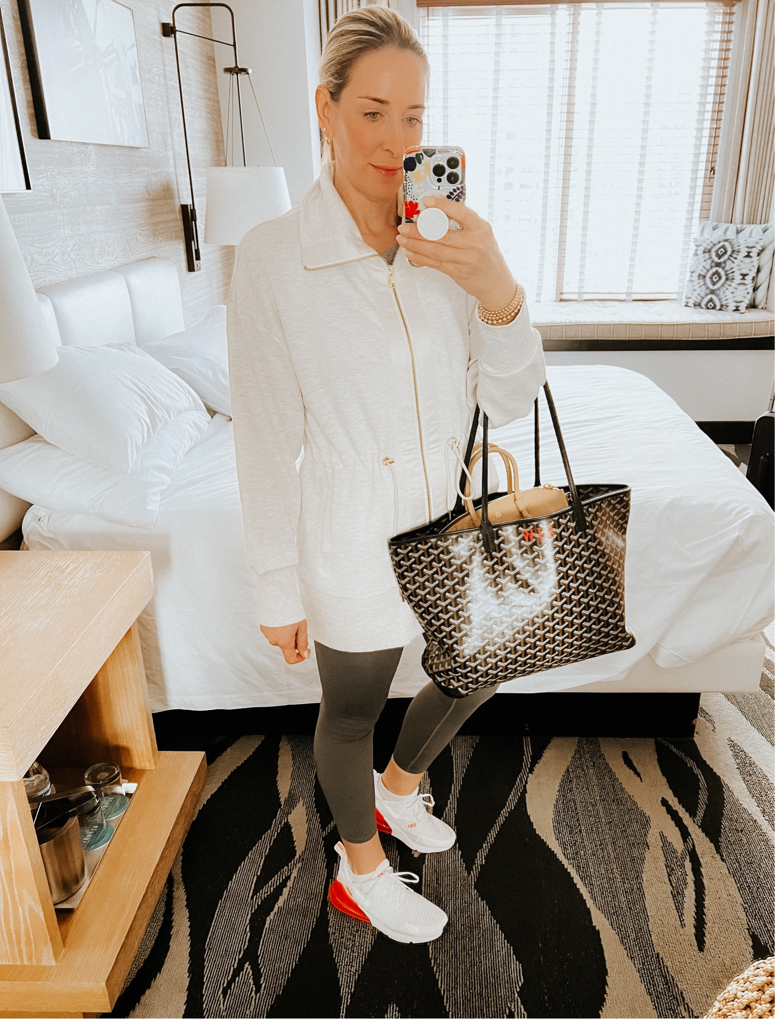 Travel outfit in Varley

Varley long zip sweatshirt

Varley leggings

#airplaneoutfit #travelfit #varley #leggings #nike 



#LTKtravel #LTKstyletip #LTKover40