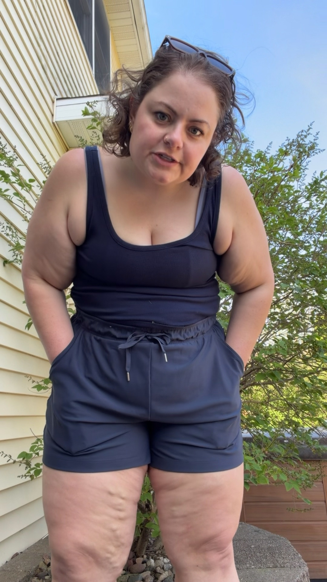 Tank and shorts XL 
Bra 1X 

Bust 43  //  waist 42 //  hips 52  //  5’6”

#LTKSaleAlert #LTKmomlife #LTKMidsize
