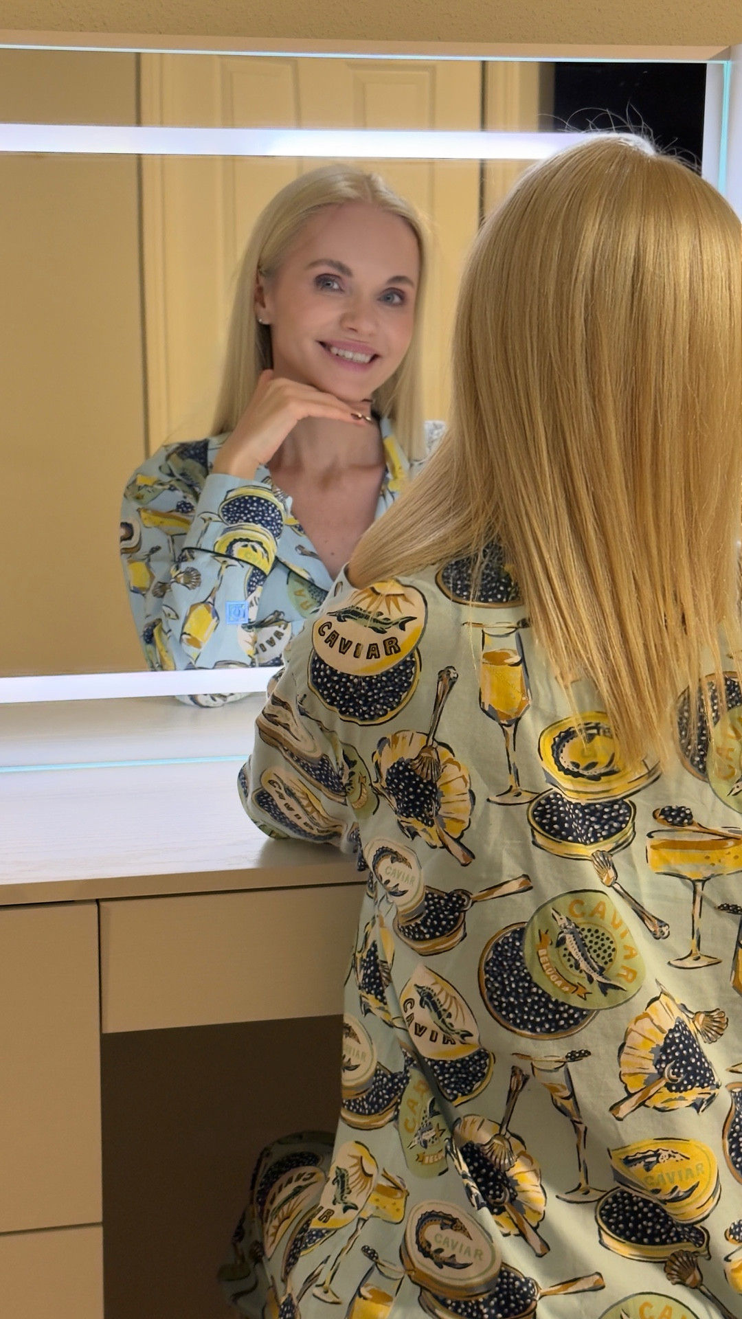 My little corner of calm ☁️ I used to rush through my routine — now I look forward to it. Having a spot that feels cozy + luxe makes all the difference. ✨💋

🥂 Morning makeup feels better
📸 Lighting actually makes my makeup look real on camera
🪞 Everything in its place

#LTKHome #LTKBeauty #VanityVibes #EverydayGlam #CozyCorner

#LTKmomlife #LTKmorningroutine #LTKgrwm