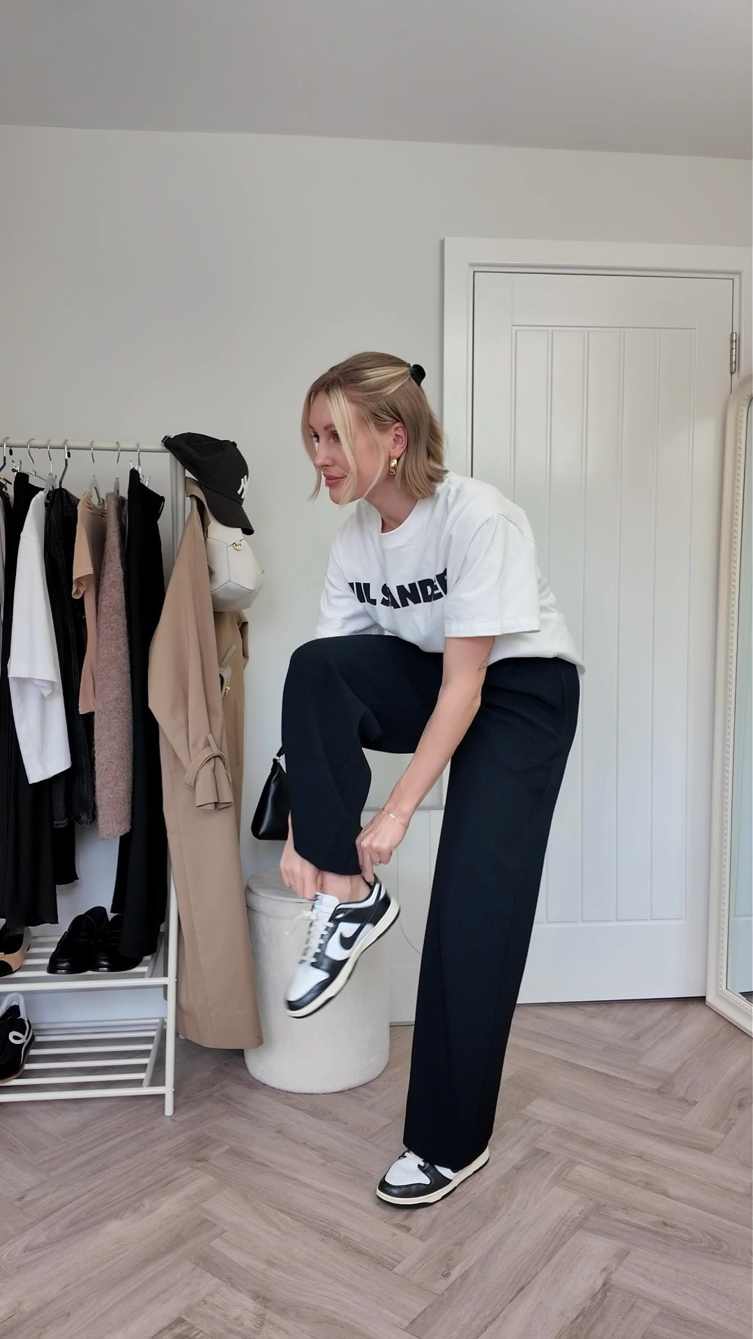 Trench coat outfit - Jil sander t-shirt - Nike dunk panda - black wide leg trousers 

#LTKSeasonal #LTKVideo #LTKeurope