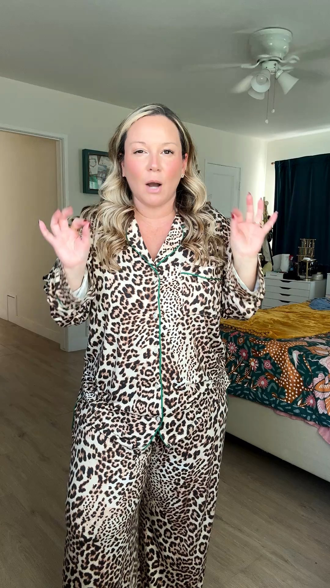 Aerie pajamas 
Size LARGE in both top and pants 

Holiday gifts, gift ideas, gifts for her, pajamas, matching sets, lounge wear, try on, midsize style, cozy style 

#LTKPetite #LTKMidsize #LTKSaleAlert