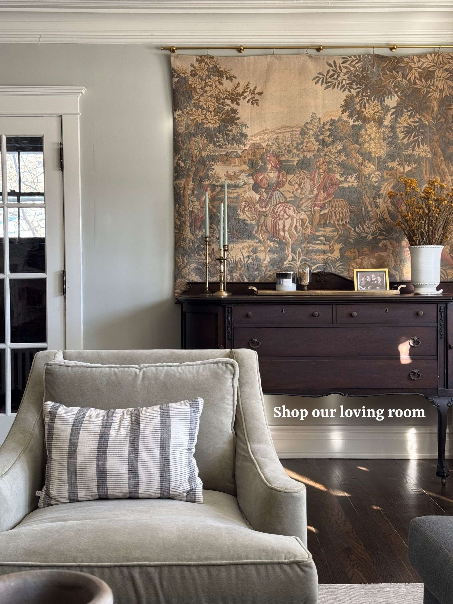 Our living room is a mix of old and new - and here is a collection of everything in our living room that you can find too!
*photo should say shop our living room but it is a lovely room so 💁‍♀️😉