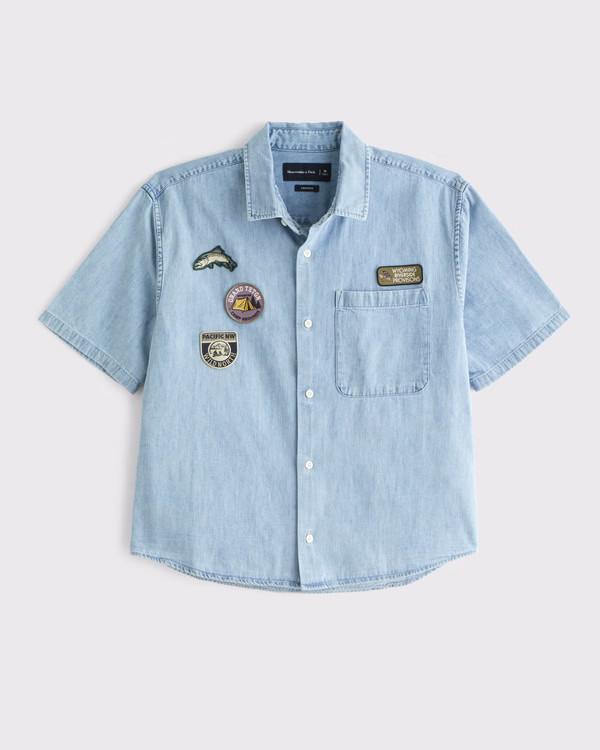 Short-Sleeve Cropped Graphic Denim Button-Up Shirt | Abercrombie & Fitch (US)