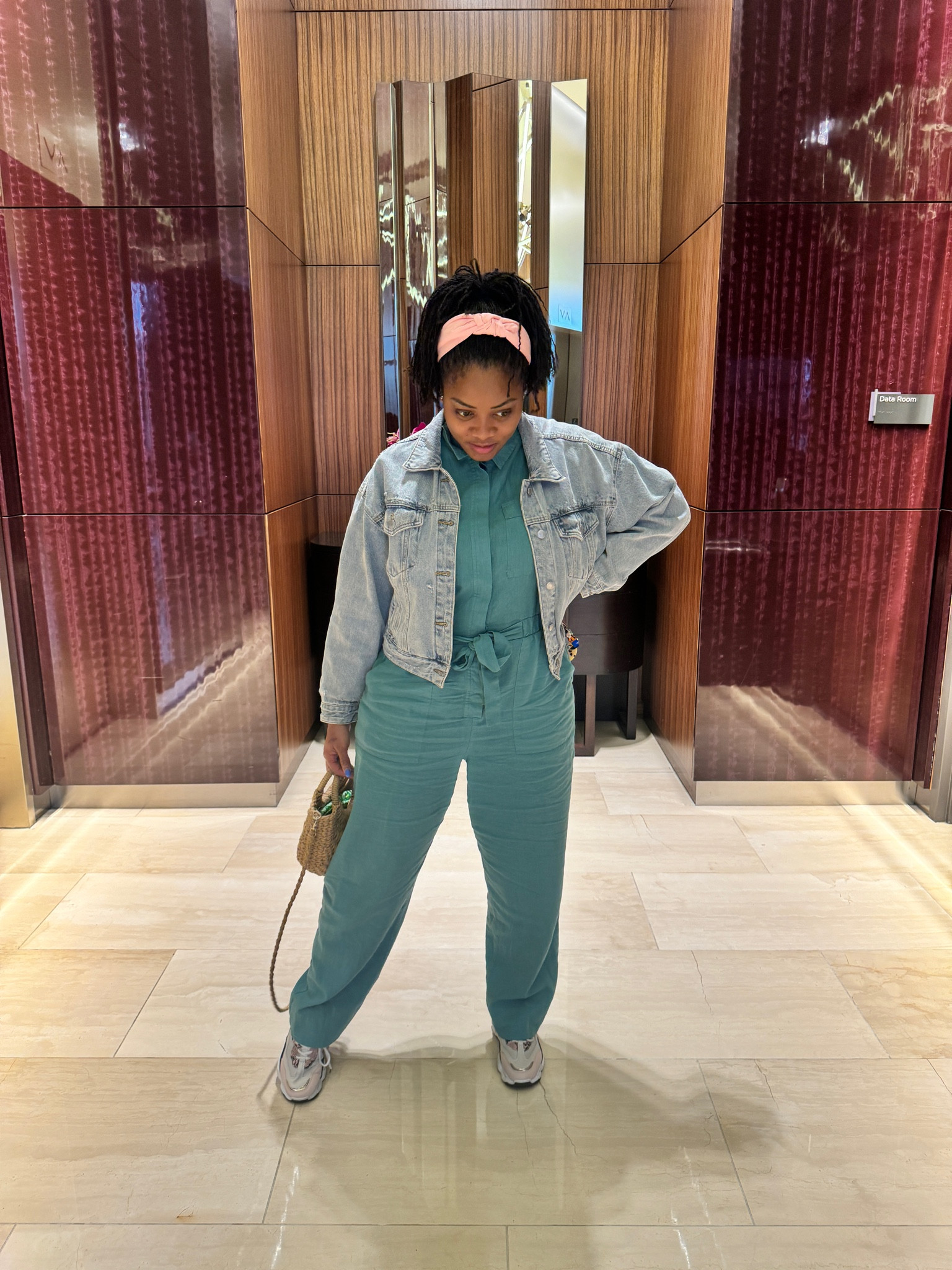 Love this jumpsuit from @Target #targetstyle #jumpsuits #targetjumpsuit #targetspringcollection

#LTKstyletip