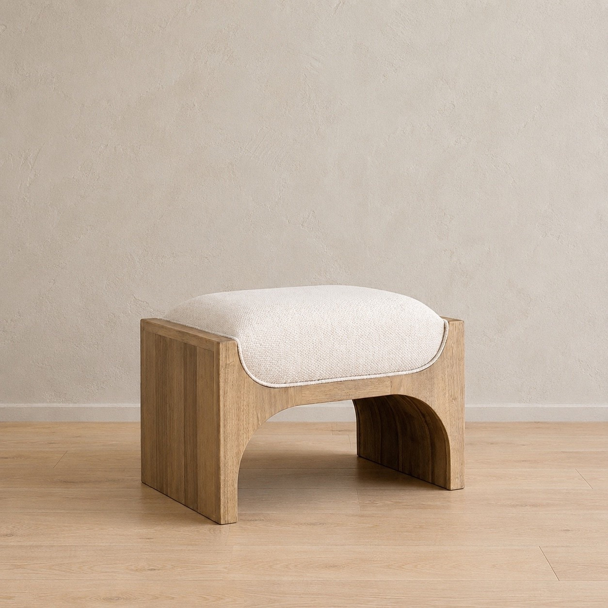 Wowwwww!!! This new ottoman looks like a $1400 style but A LOT less 🤪

Great size!!! Stunning!