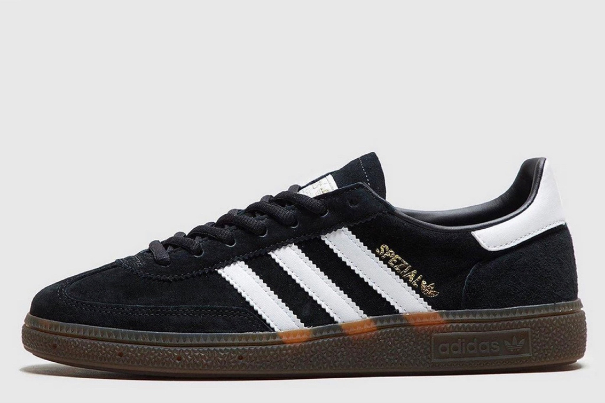 suede spezials

Adidas | autumn shoes | autumn trainers

#LTKstyletip #LTKeurope #LTKshoecrush