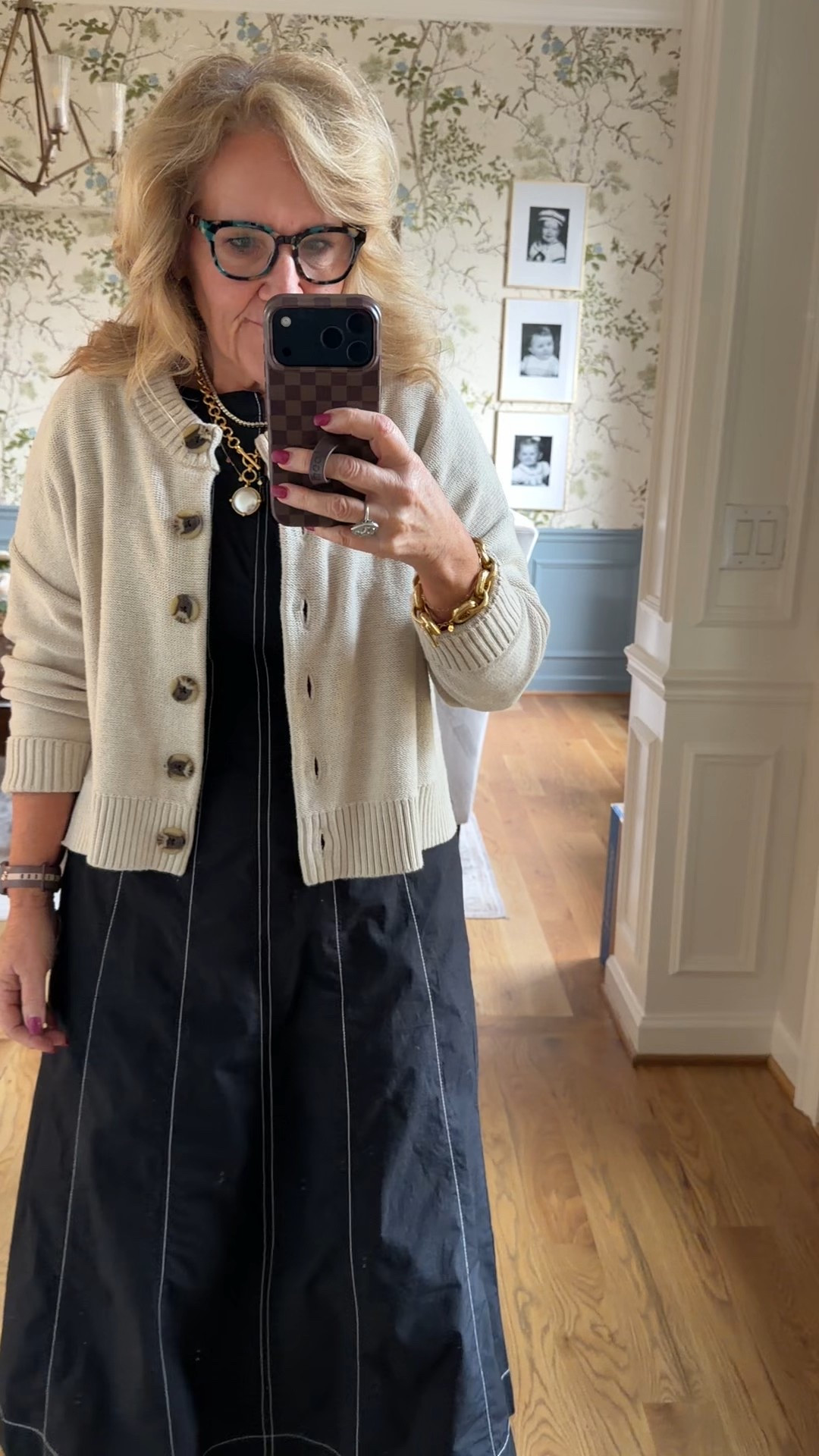 New dress from LOFT. Cotton Poplin I’m wearing a size 8 petite and it’s fitted. Definitely size up if you have a larger chest or if you’re in between sizes.

I’ll link a few other new LOFT dresses that just arrived that I can’t wait to share

#LTKSaleAlert #LTKSeasonal #LTKOver40