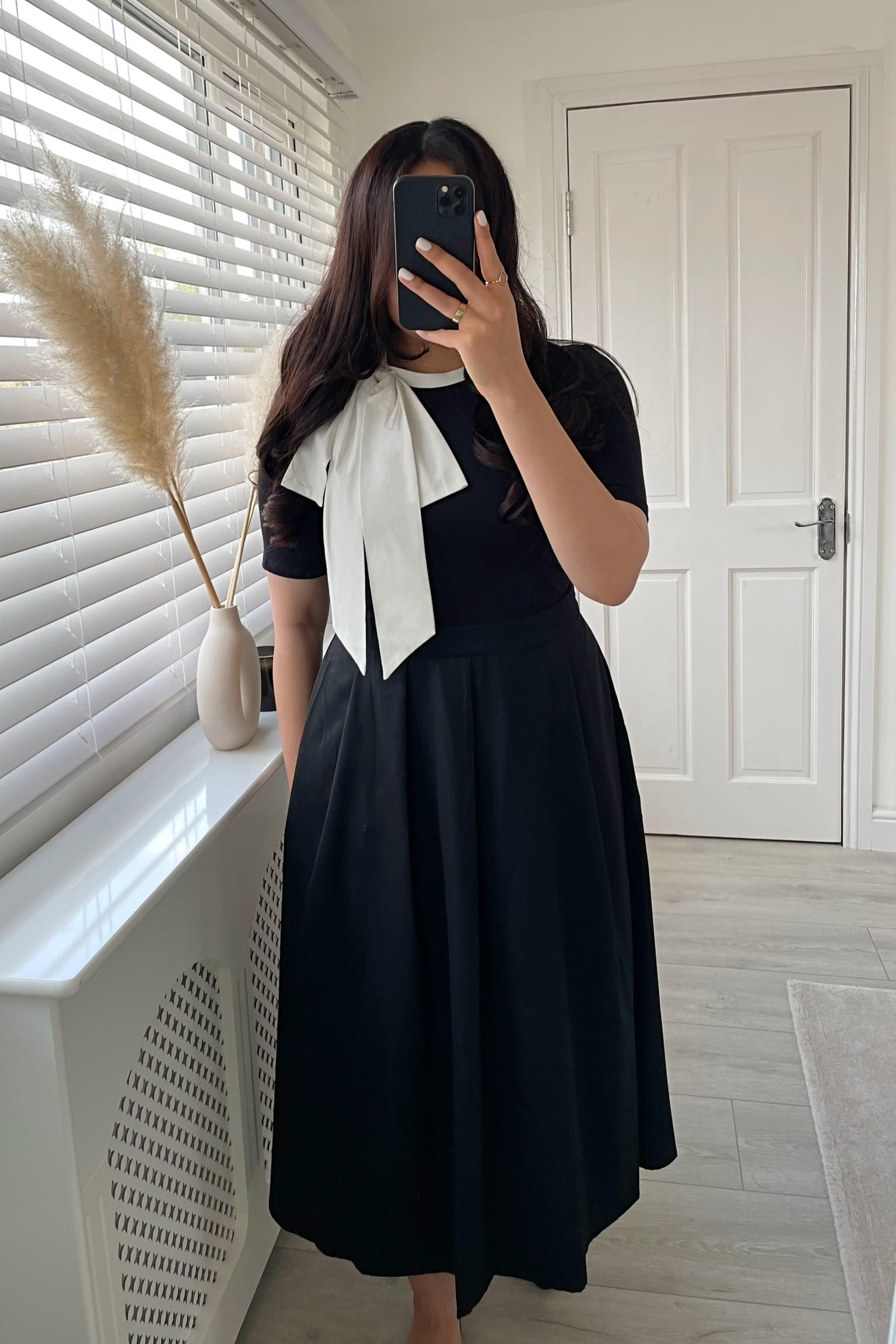 Serving 90s chanel inspo in Rihoas 🖤