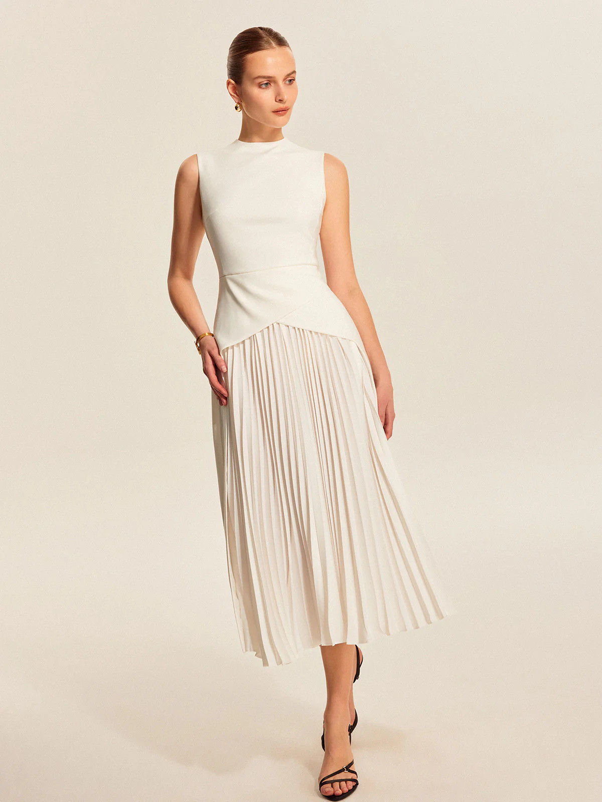 Sleeveless Pleated Dress | Commense