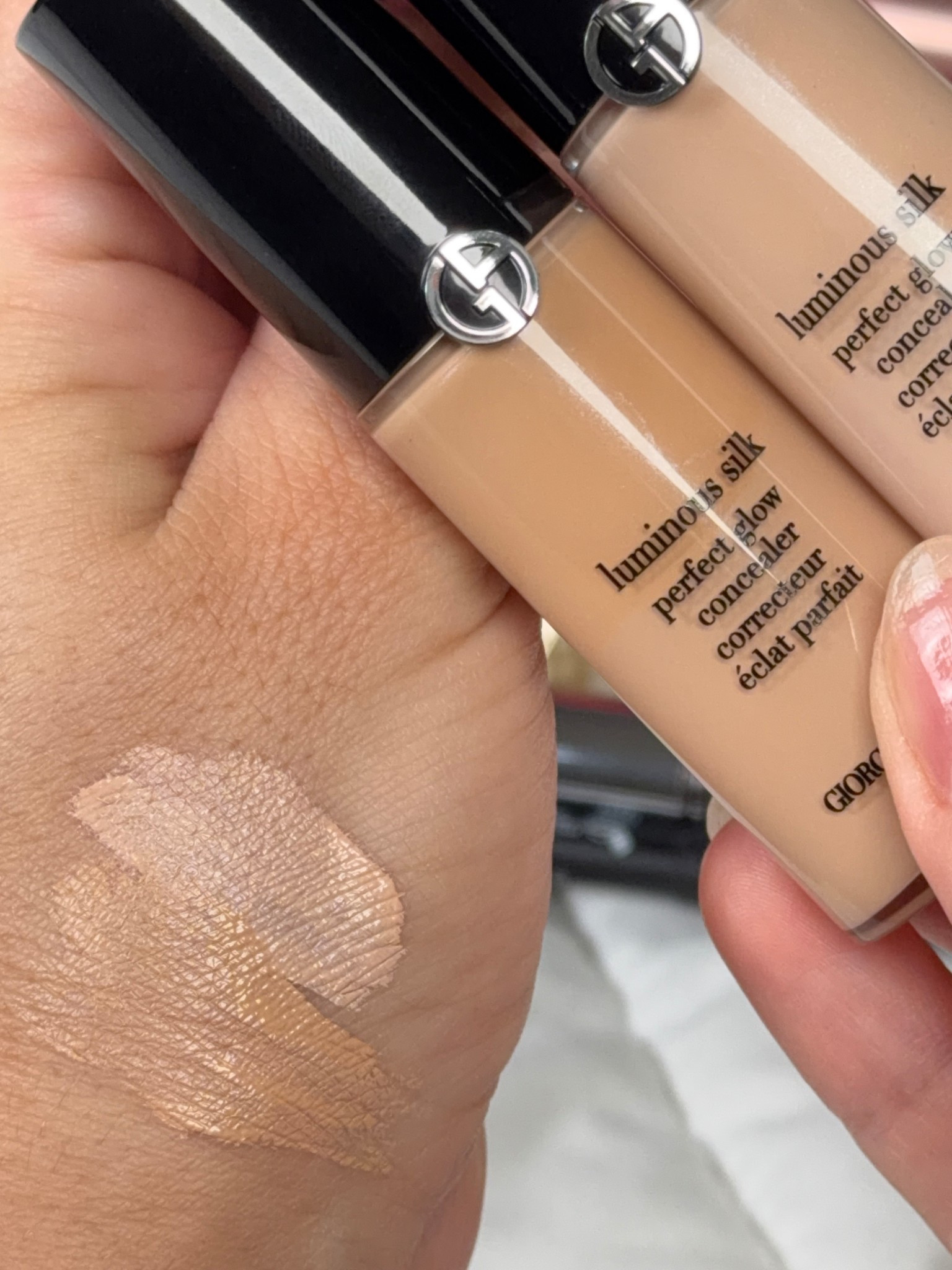 Bright under eyes incoming ✨
Armani Luminous Silk Concealer in two shades – one to brighten, one to spot conceal. Lightweight, blendable and still looks like skin.

Tap to shop my exact shades and save for your next base routine 🤍

#LTKBeauty