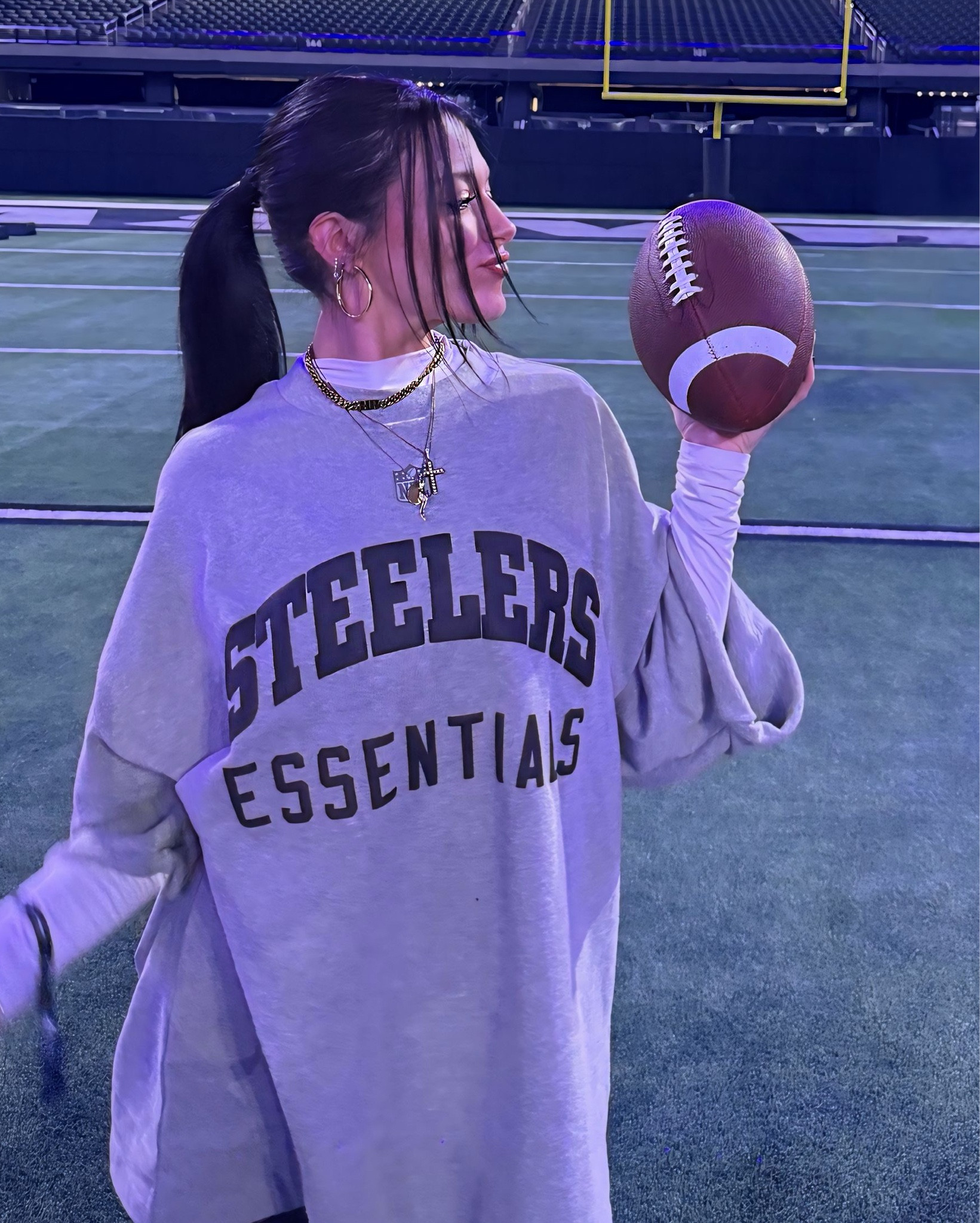game day but make it cute

oversized tee, slick pony, gold layers… the formula never fails. comfy enough to actually enjoy the game but still giving that girl

this tee is everything — soft, oversized, and the perfect throw on for any game day vibe

#LTKootd #LTKdayinmylife #LTKgrwm