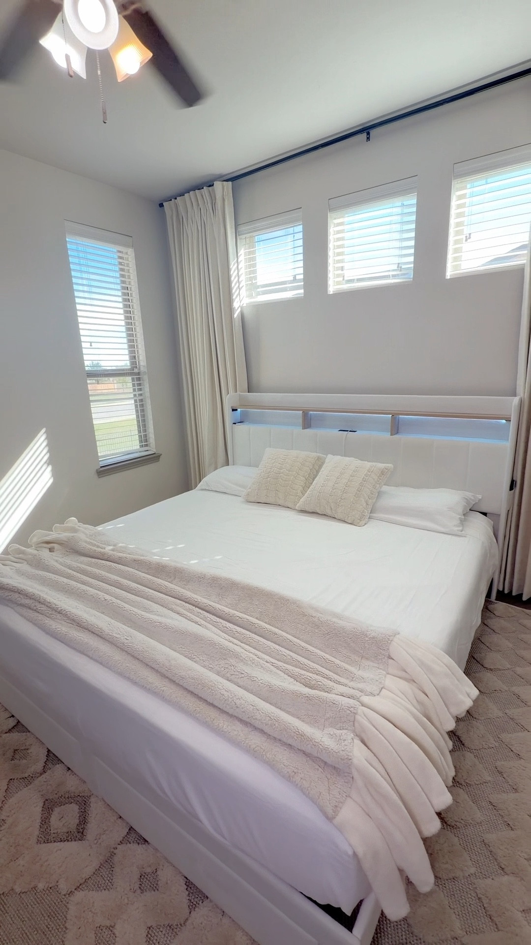 Dormir bien empieza con una buena sábana 🤍
Las Gökotta están pensadas para quienes aman una cama fresca, limpia y estilo hotel.
Una cama bonita no solo se ve… se siente 😌



#LTKmorningroutine #LTKHome #LTKmomlife