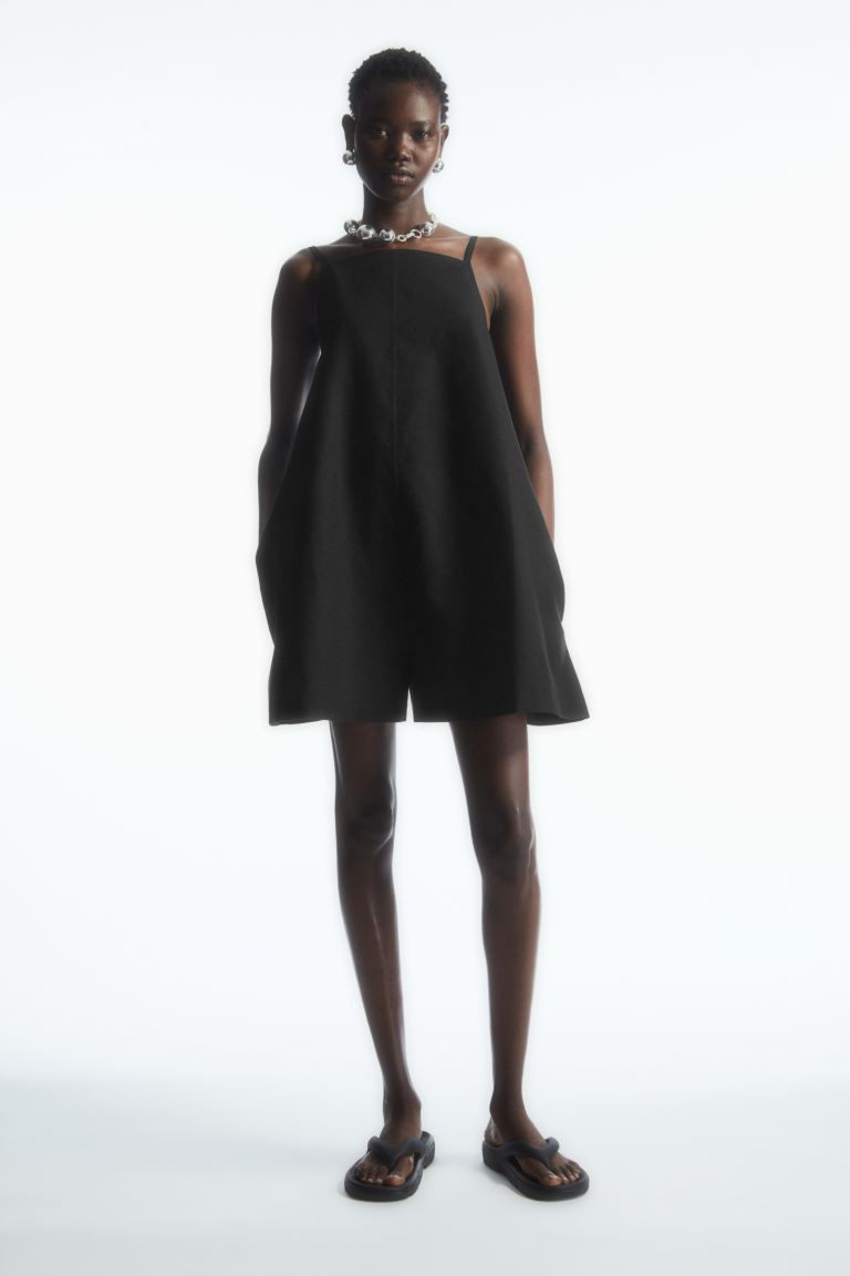 SQUARE NECK LINEN PLAYSUIT | H&M (DE, AT, CH, NL, FI)