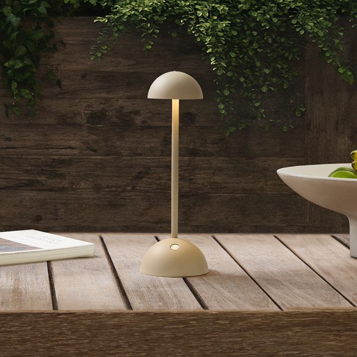 Merrit Indoor/Outdoor Wireless Table Lamp (12") | West Elm (US)