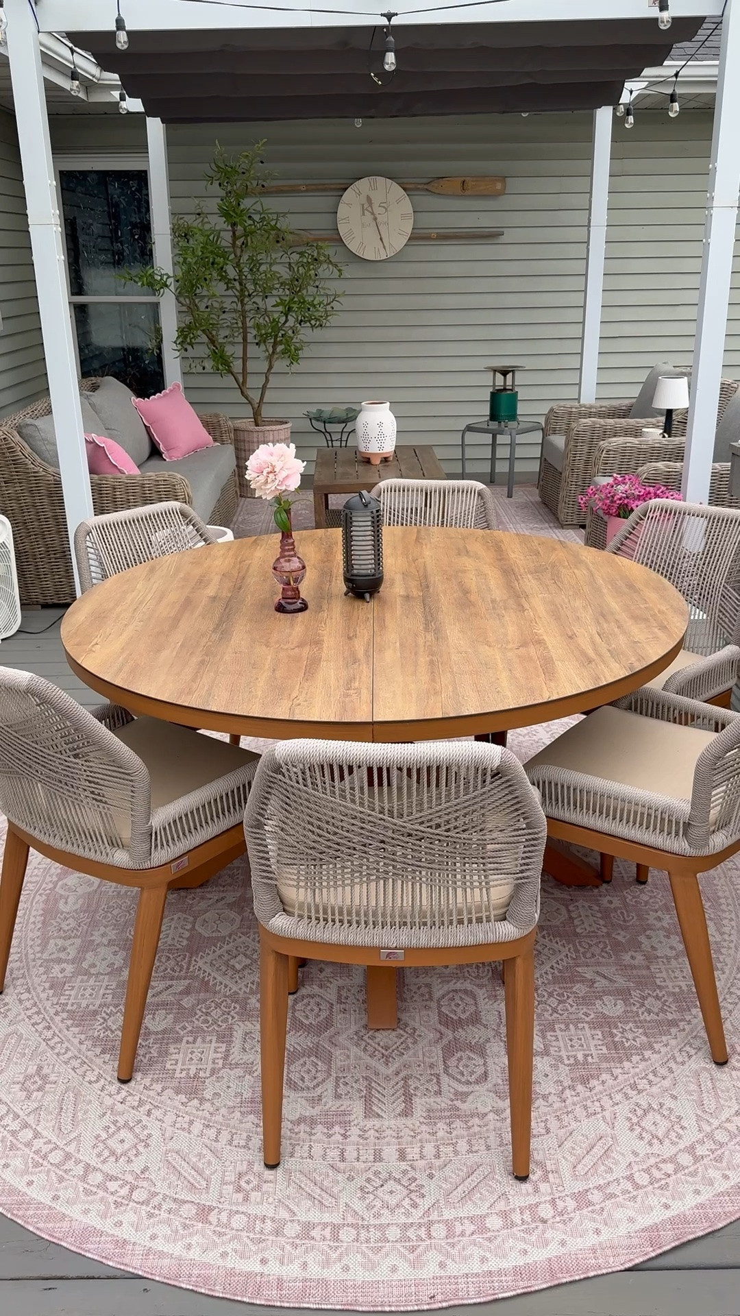 Cozy dining set / all weather rattan, sunbrella cushions, aluminum table