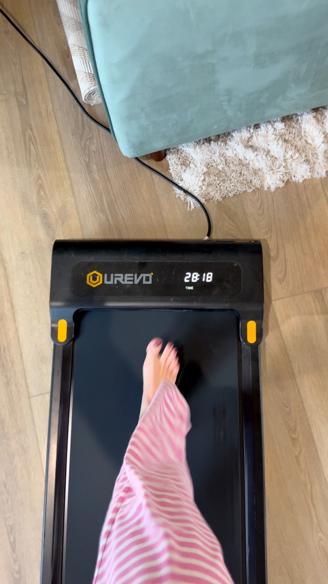 Getting my steps and watching Emily in Paris 🙌🏻

#LTKGiftGuide #LTKHoliday #LTKmomlife