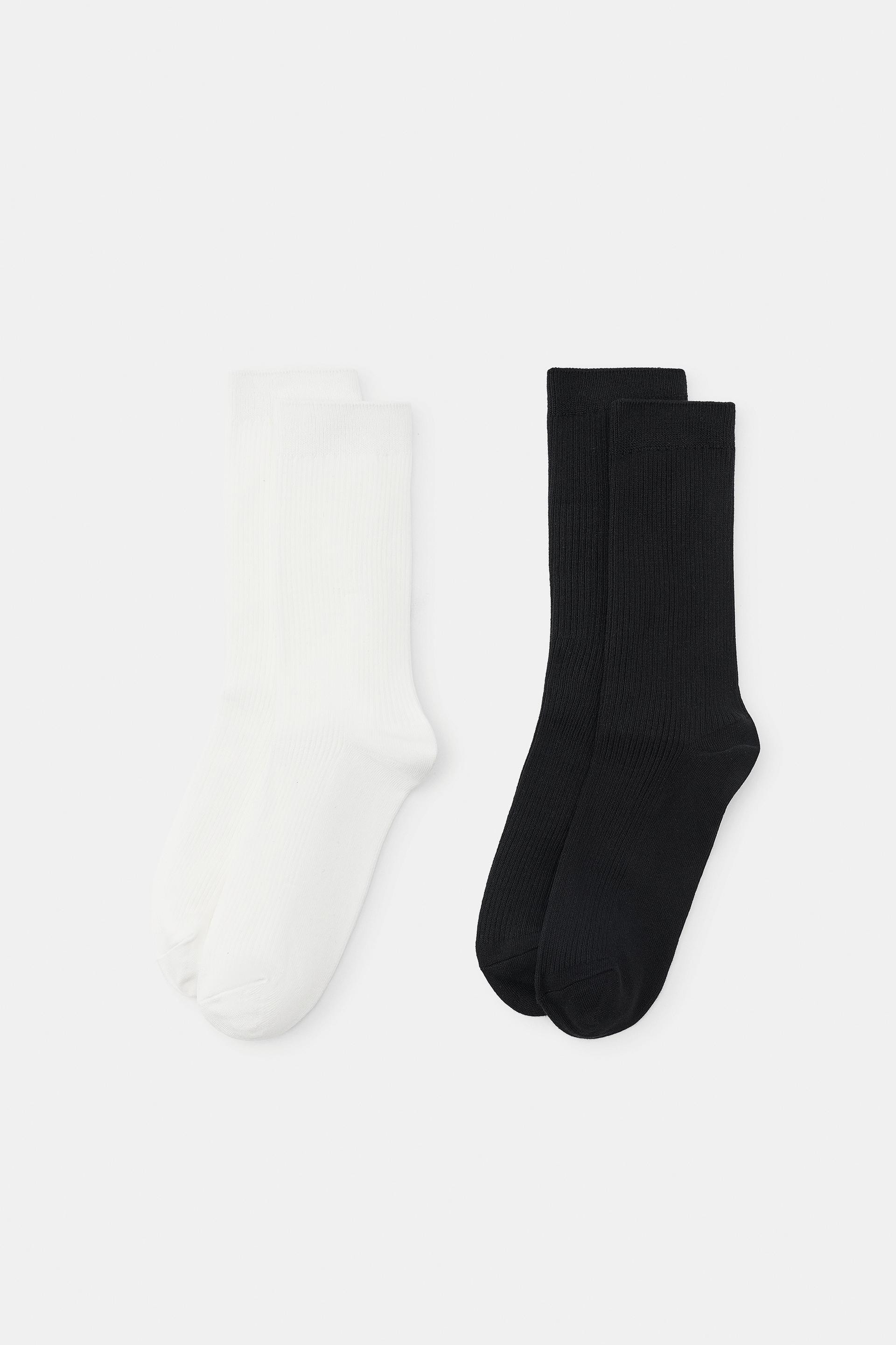 2er-Pack unifarbene Socken aus einer Baumwollmischung mit Rippb\u00fcndchen. | Zara US