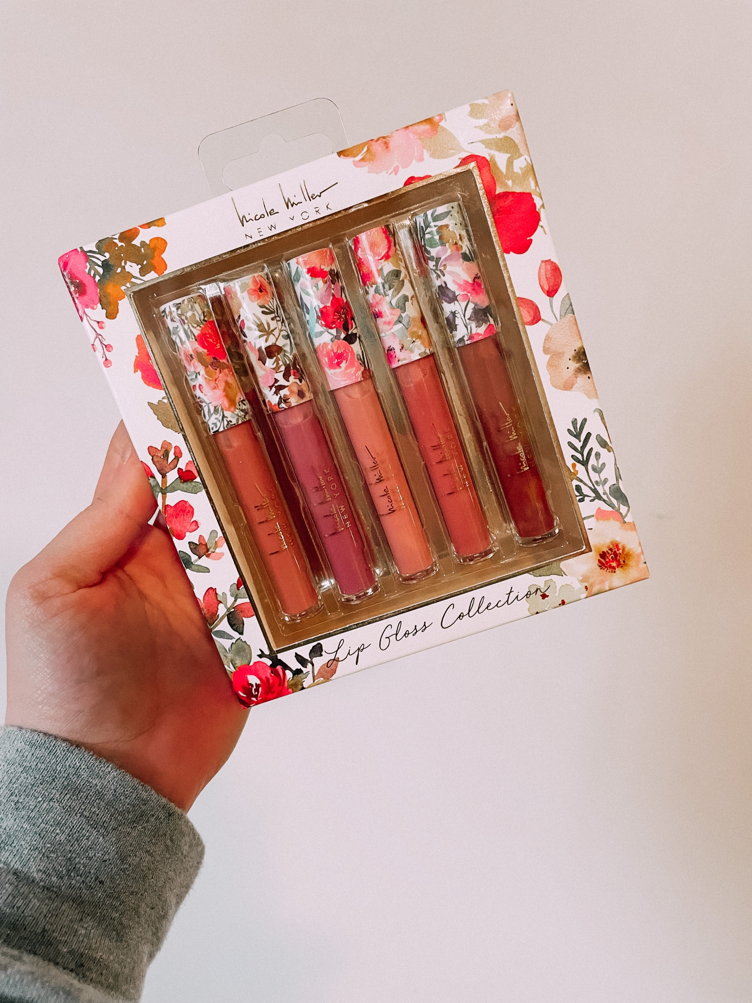 Stocking stuffer lip gloss 