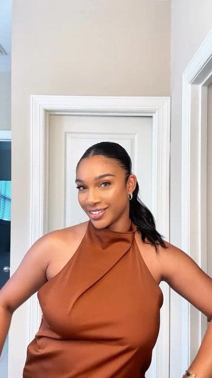 glowy skin routine✨ this body oil and shimmer stick combo is my go to!

#glowyskin #bodyoil #grwm #glowymakeuplook #ootd
How To Get Glowy Skin | Skin Routine | Hydrated Skin | Going Out Look

#LTKBeauty #LTKgrwm