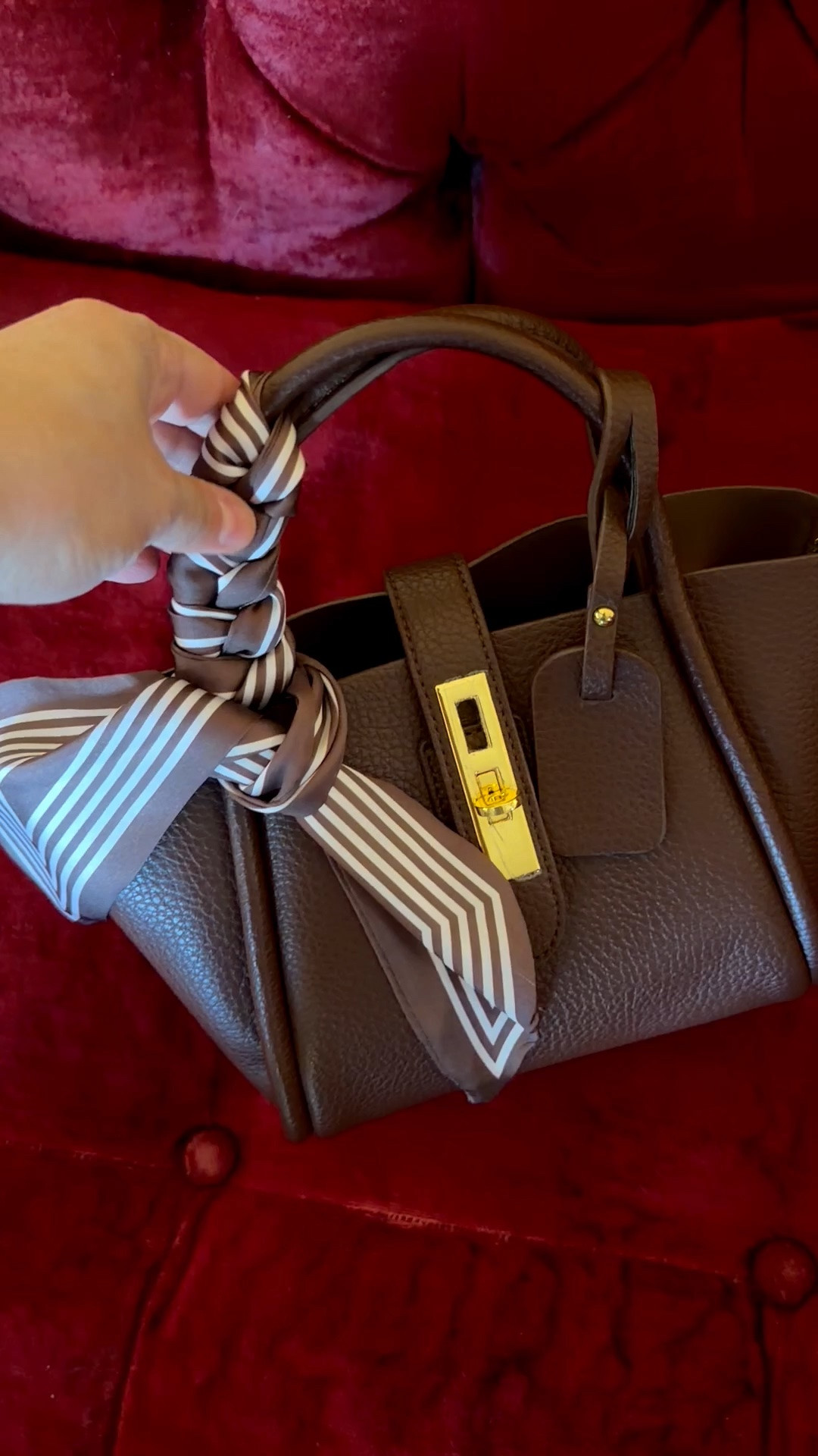 Unboxing my newest obsession! It’s the perfect blend of minimalist style and daily functionality. Everything you see—including the strap options for handbag or crossbody options definitely getting a different color

#LTKdayinmylife #LTKstorytime #LTKgrwm