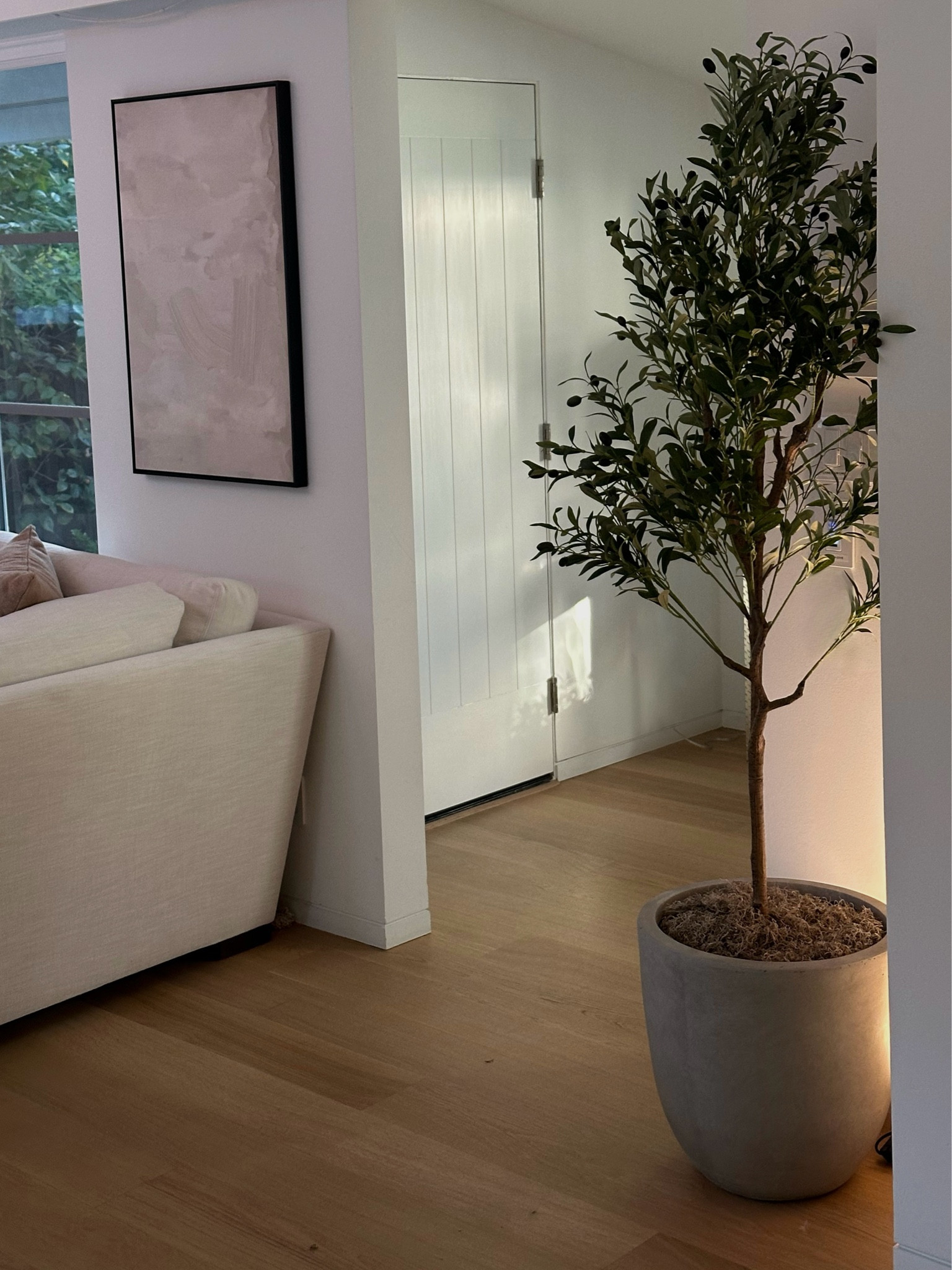 Love this cozy corner 🤍 painting & fully styled olive free all from Amazon!! 

#LTKFindsUnder100 #LTKStyleTip #LTKHome