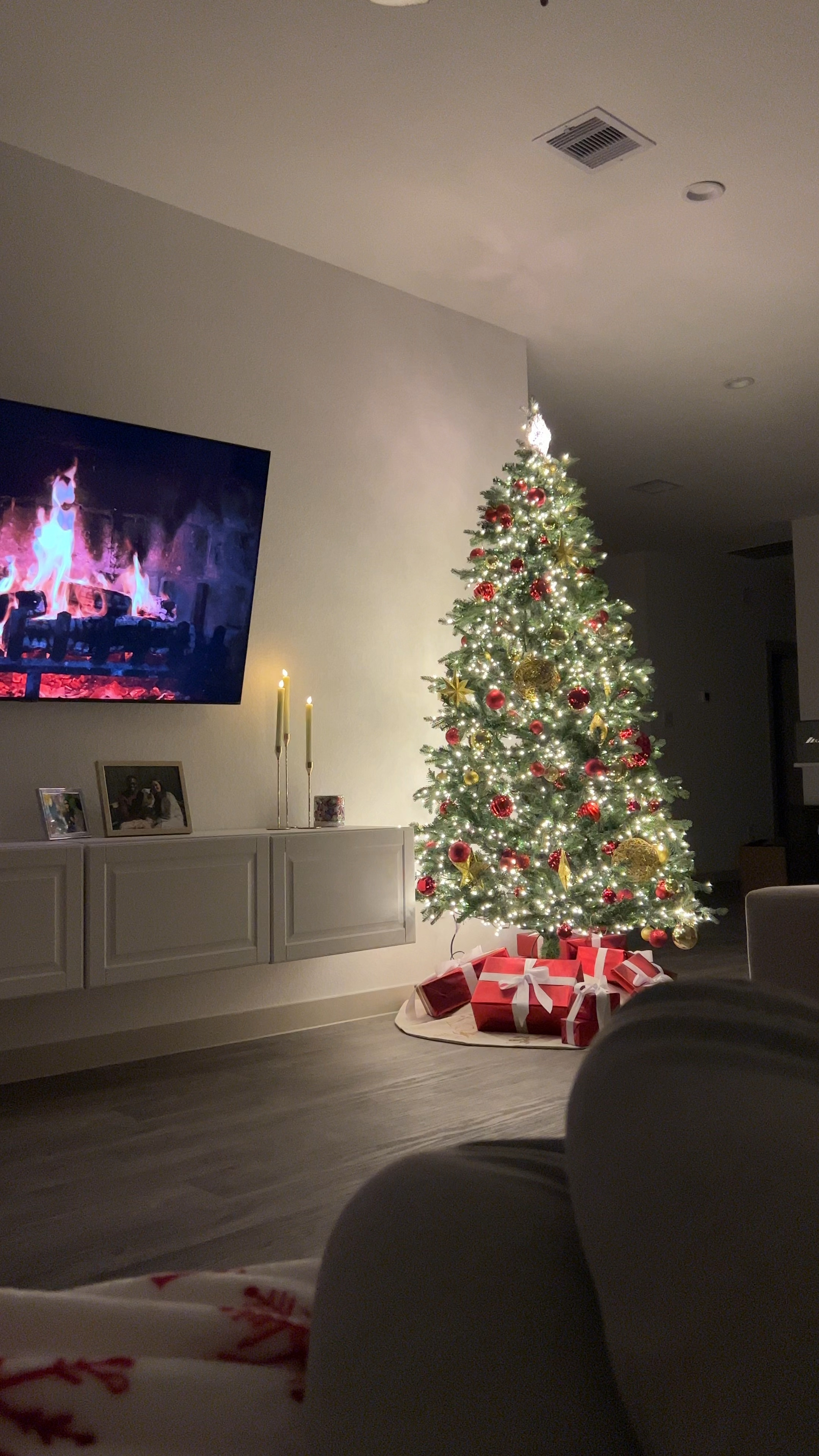 Christmas has entered the chat 🎄 🤩

#LTKHoliday #LTKSeasonal #LTKHome