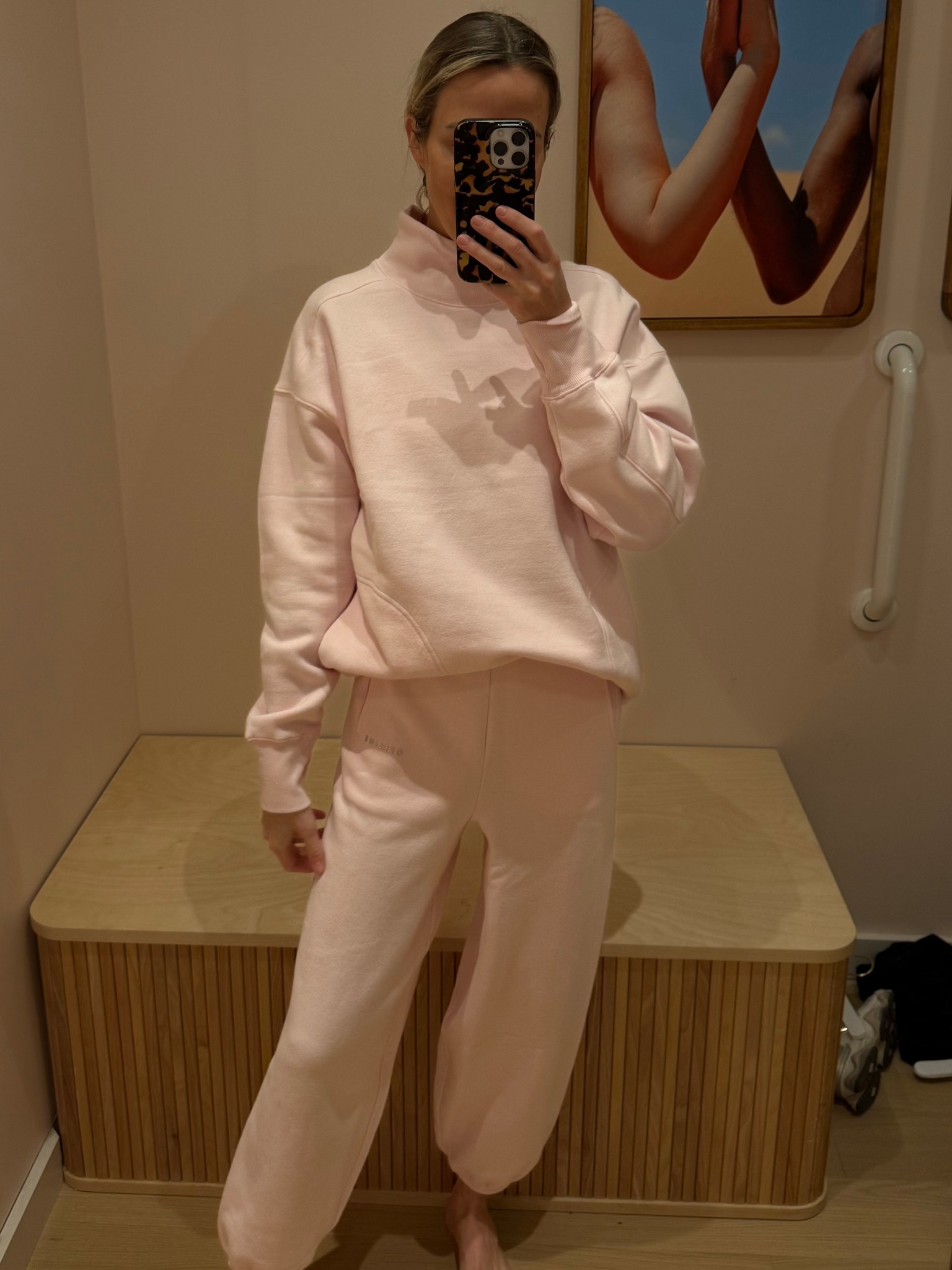 This pink colour!
Also this mockneck sweater is on sale in a bunch of other colours!! #aerie #aeriesale

#LTKootd