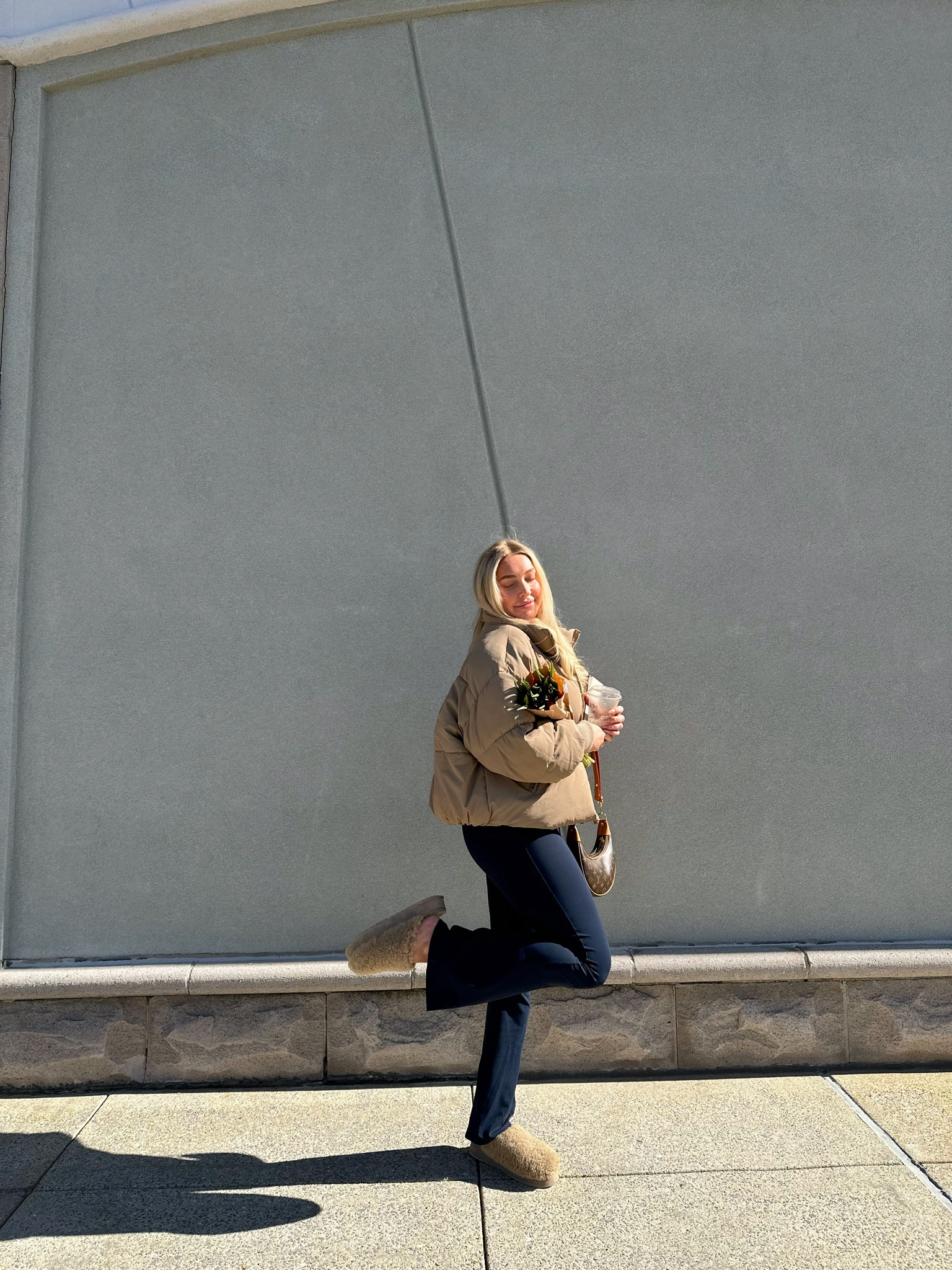 Set Active - M in leggings and XL in one shoulder bra!
My jacket is from Zara and couldn’t find the exact one so I linked similar! 