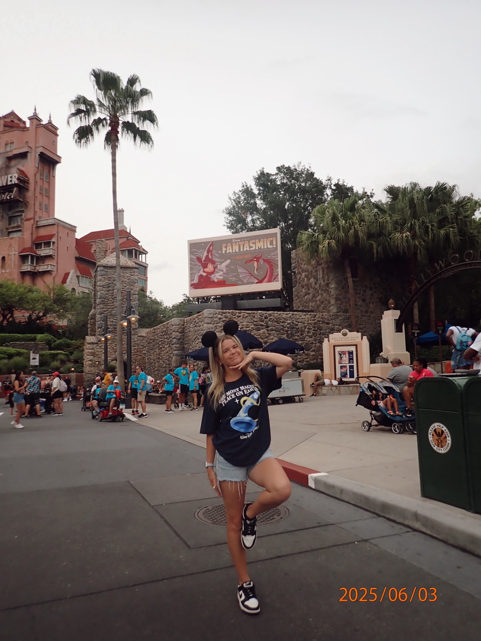 In Hollywood for the night! 

#LTKSaleAlert #LTKParties #LTKTravel