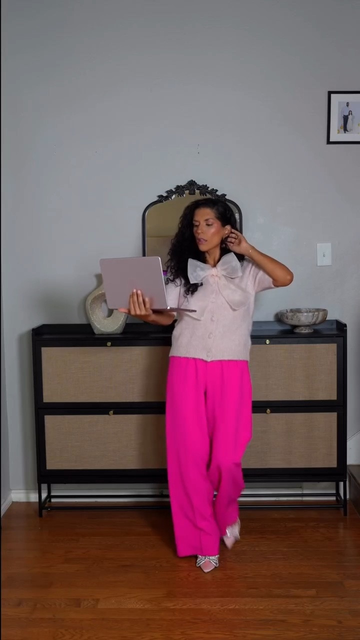 #ad Pink is my new personality, so a new obsession has been unlocked 💗
The new MacBook Neo in blush features Touch ID, all-day battery, lightning fast performance… and it matches every pink outfit I own. I’d call that a win my loves! Now at @target #TargetPartner

@shop.ltk #liketkit 
https://on.ltk.com/+SDKQZ37BwdqbZCZ4fsNurQ