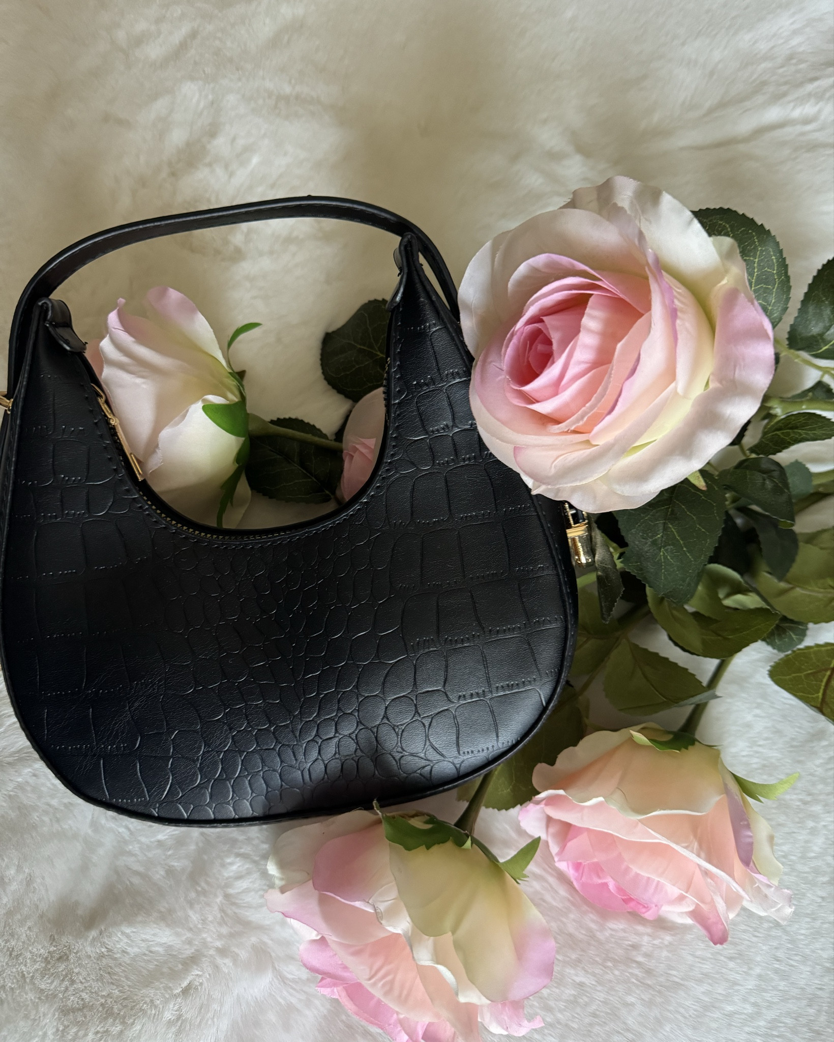 GORGLITTER Bolso Hobo Crescent para mujer, bolso metálico de cocodrilo en relieve, mini bolso de mano.


#LTKstyletip #LTKitbag #LTKbeauty