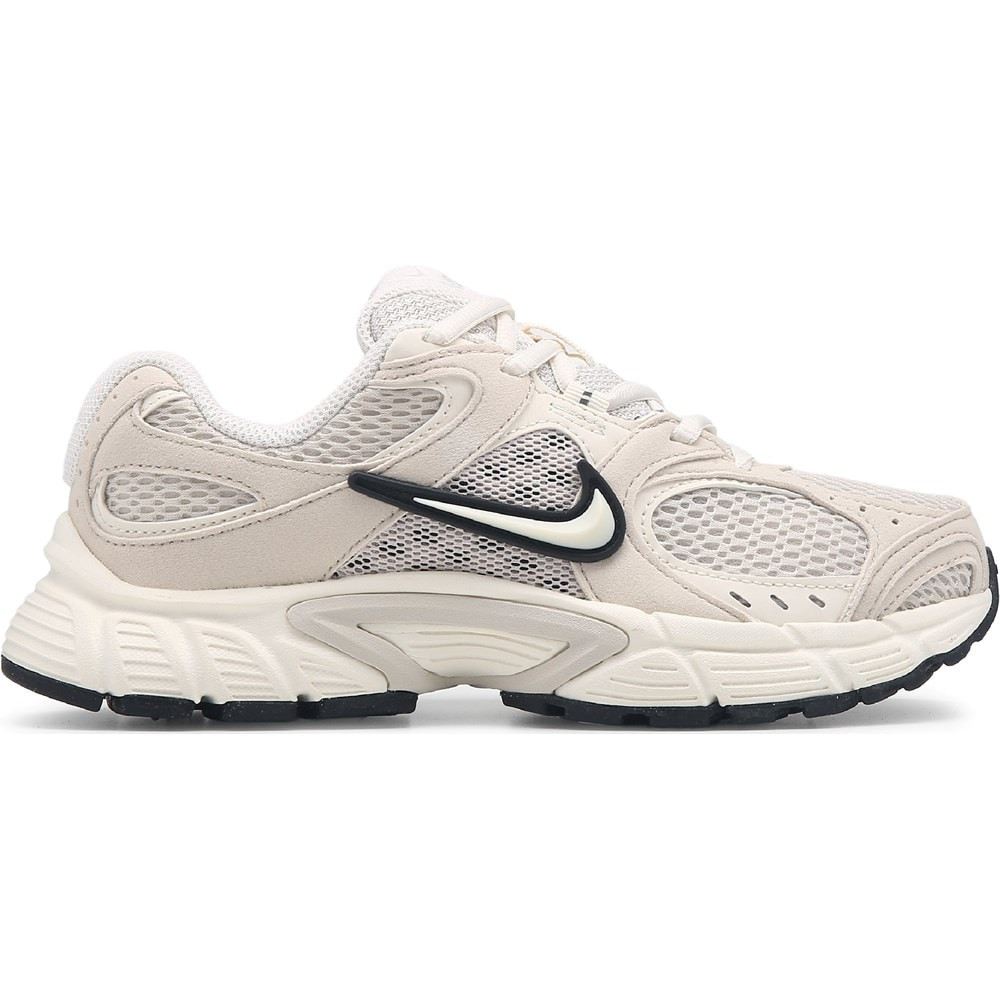 Women's V5 RNR Sneaker | Famous Footwear