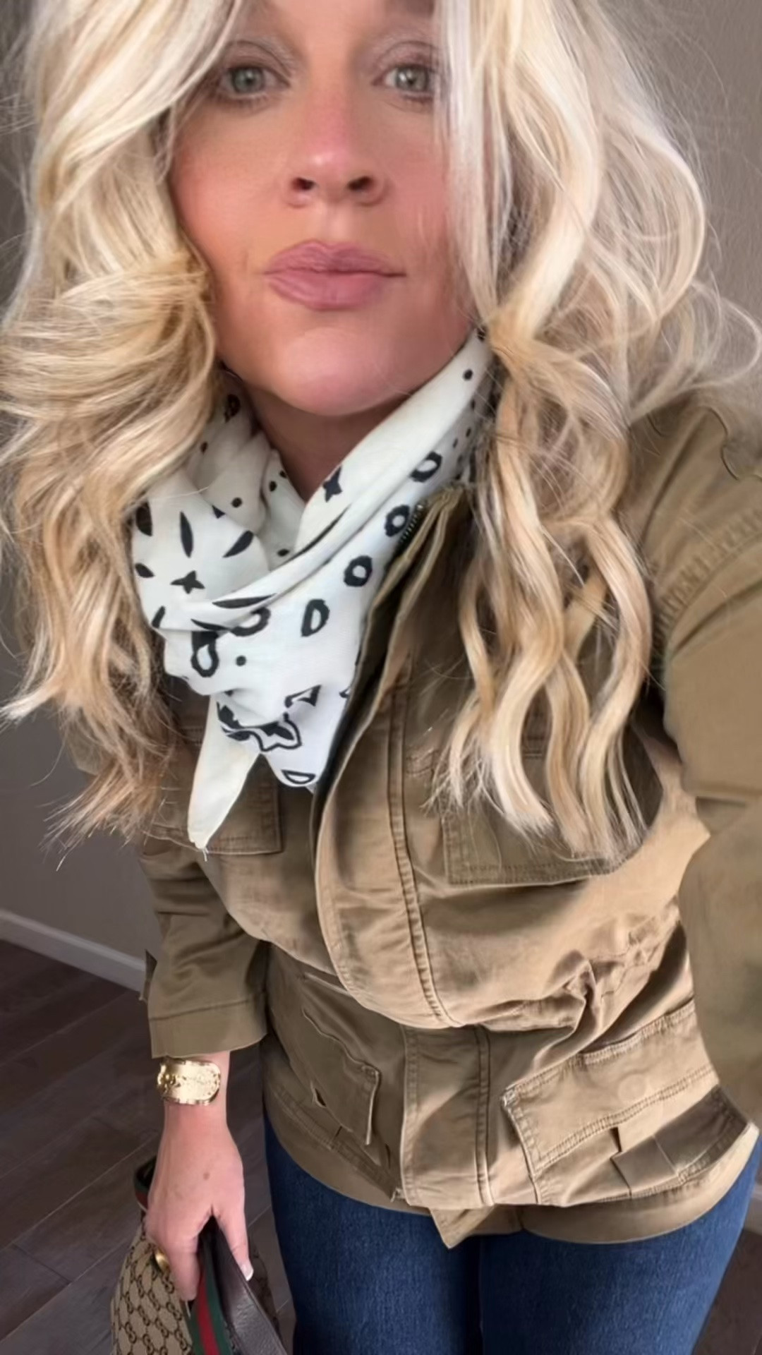 ✨Tap the bell, save and ❤️ start here over 40 fashion, midlife style, midsize fashion and luxury looks for less.  

⬇️Sizing information:
Jacket medium (size down if in between sizes.) 
Jeans 12 (size up if in between sizes.) 

Effortless fall outfit 

I try on a LOT of clothes, and most of them don’t make the cut.

The pieces I keep are the ones that actually make getting dressed easier.

They skim where I don’t want cling, create better balance, and just make the whole outfit feel better.

That’s really what Outfit Physics™ is about—understanding why some clothes work better for our bodies than others.

We wear the clothes. The clothes don’t wear us. 🤍

👑 Helping you look good, feel good.-Lindsey Denver   Check back daily for belly-friendly style, confidence, and Outfit Physics™

Comment