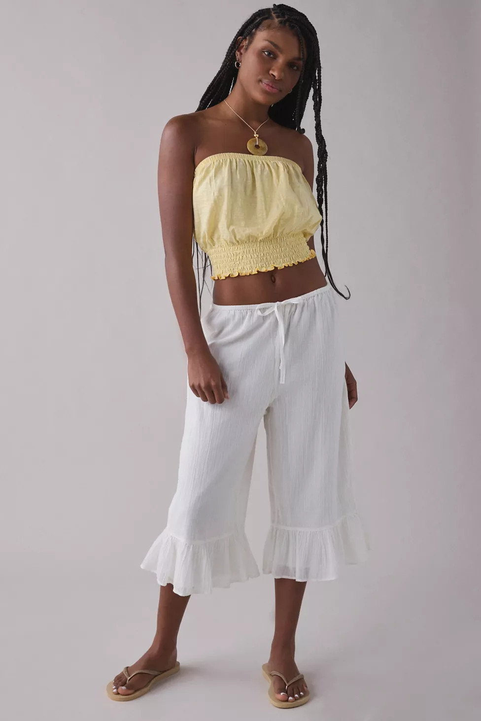 Kimchi Blue Livia Ruffle Bloomer Capri | Urban Outfitters (US and RoW)