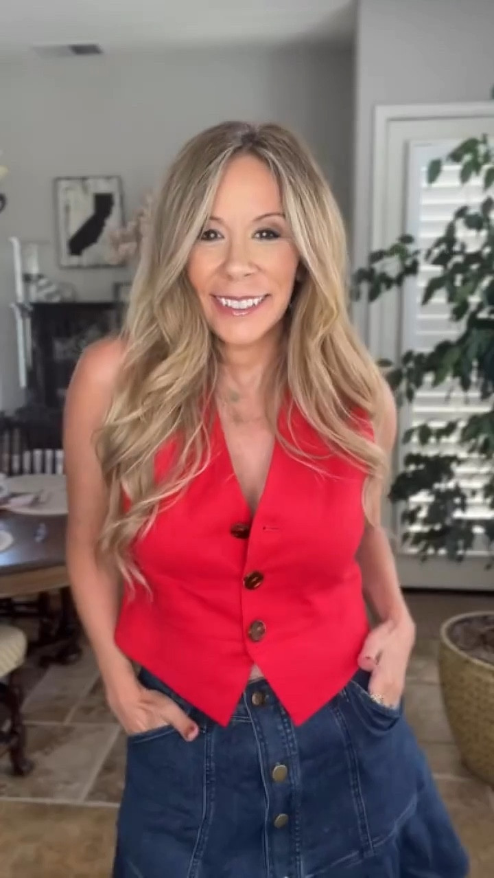 No sew hack 

well, this tip is nothing new, I find that I lean into it more and more because my waistline changes so much during menopause!!

I want flexibility vs a permanent sew solution. 

💡 This is an affordable way to adjust the waistline quickly! It also works well if you have an open cardigan that needs a little closure at the top. In a pinch it’s also ideal for adjusting a wrist cuff 

Side note: this skirt is phenomenal. It’s perfect for curvy petites! 

👋 Hi, I’m Jill! A petite mom, grandma, with a corporate styling background who loves building a community through sharing, offering helpful finds, tips, and the why behind it all. Let’s connect ❣️

Xo,
Jill 💋


#petitestyle #fashionhack #styletips #midlife #fashionideas 

#LTKOver40 #LTKootd #LTKPetite