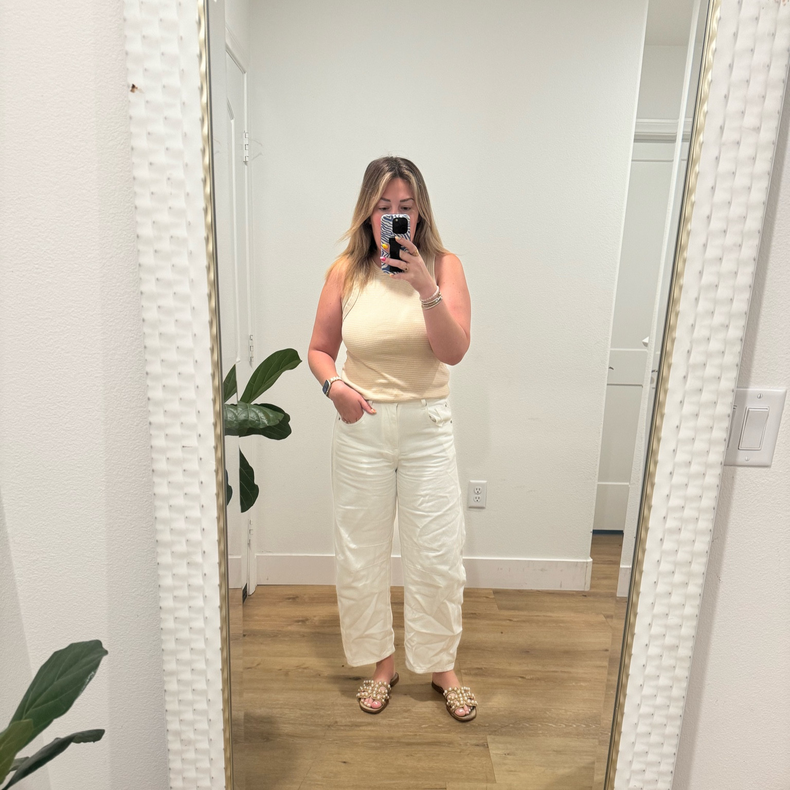 Didn’t realize these pants were so wrinkly when I put them on 🤣

#LTKFindsUnder50 #LTKStyleTip