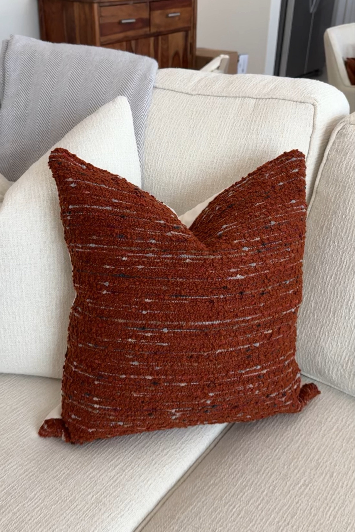 Textured fall pillows 🍂 on SALE for 50% off!!


#falldecor 
#fallpillows 
#fallvibes

#LTKFallSale #LTKSeasonal #LTKHome