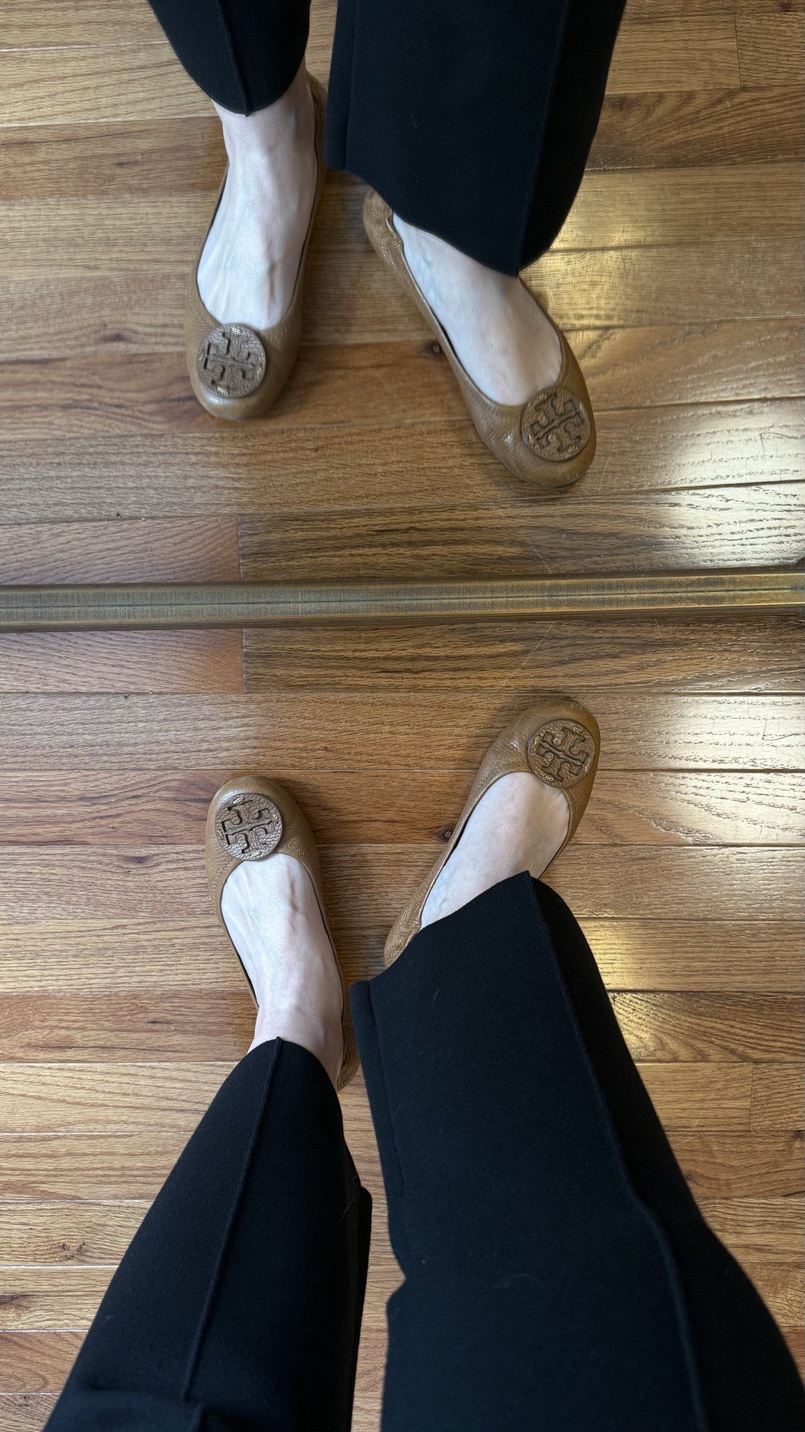 Ballet flats - brown leather ballet flats  - Shoes for everyday - workwear - shoes for work  - women’s effortless pull on pants  - women’s work shoes - comfortable everyday shoes 

#LTKgrwm #LTKootd #LTKWorkwear