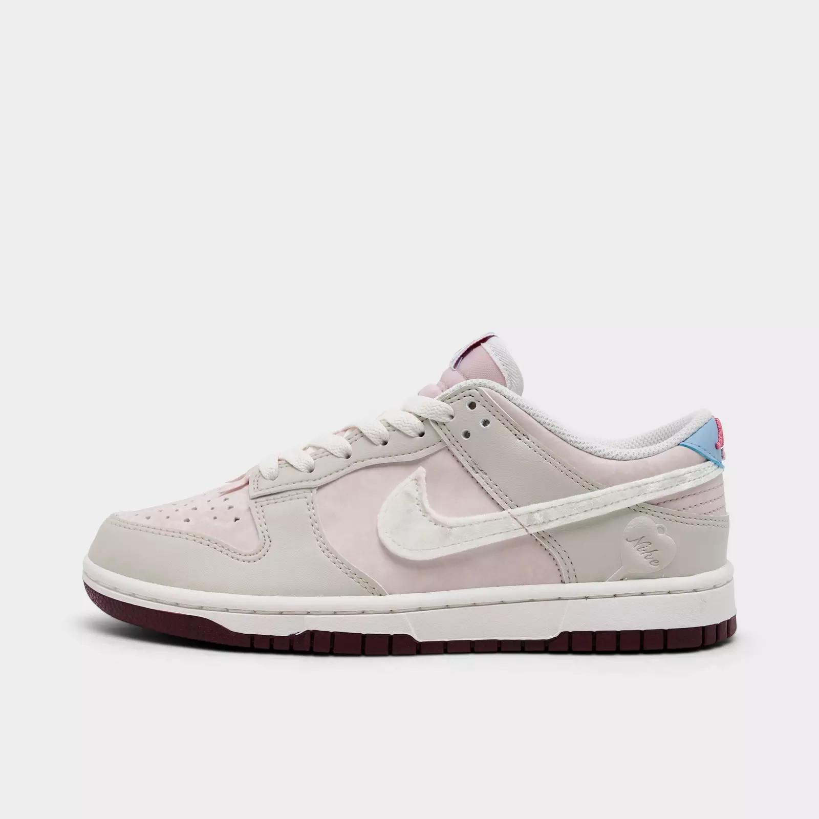 Women's Nike Dunk Low Next Nature Valentine's Day Casual Shoes | Finish Line (US)