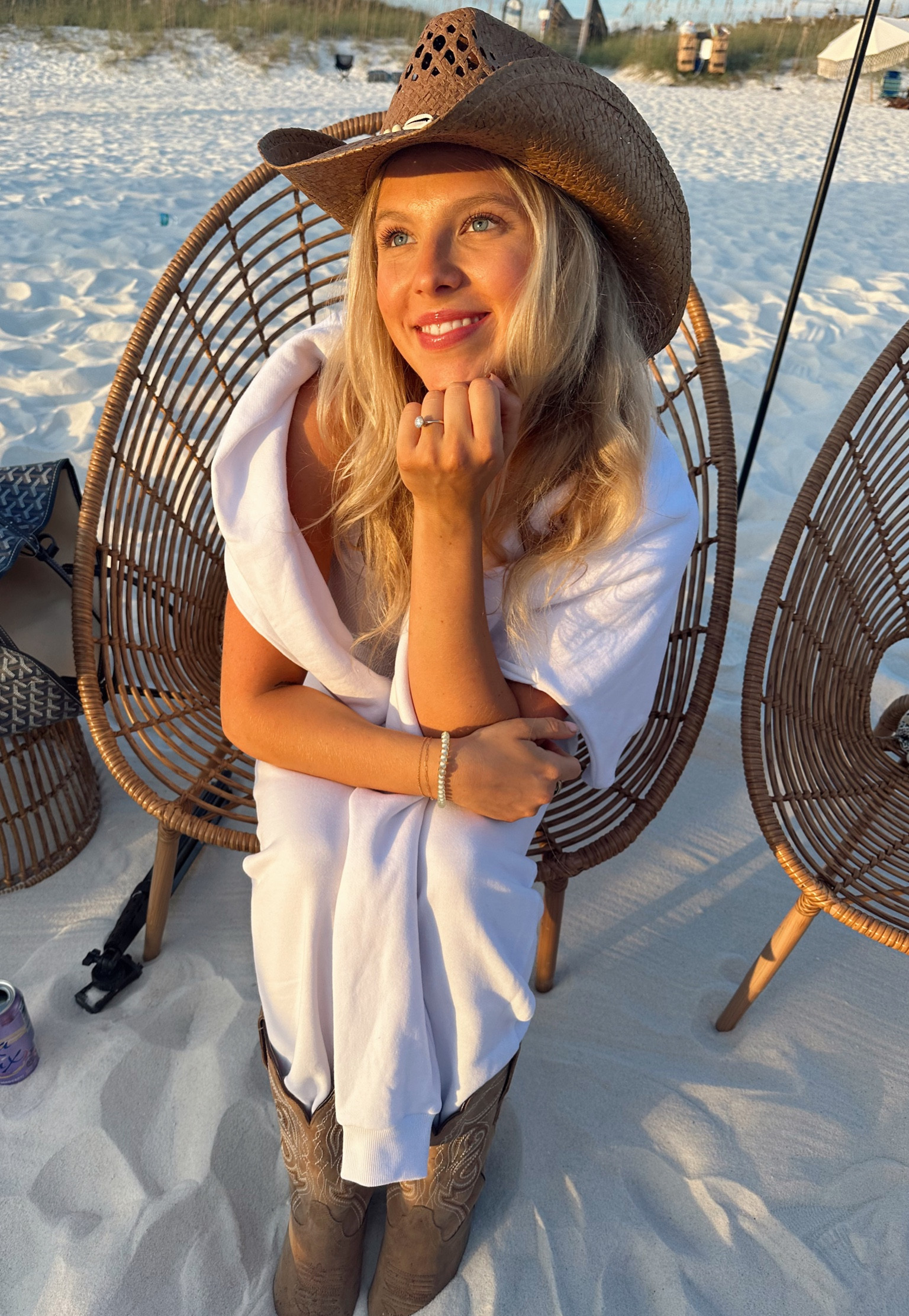 cowgirl hat x beach fit !