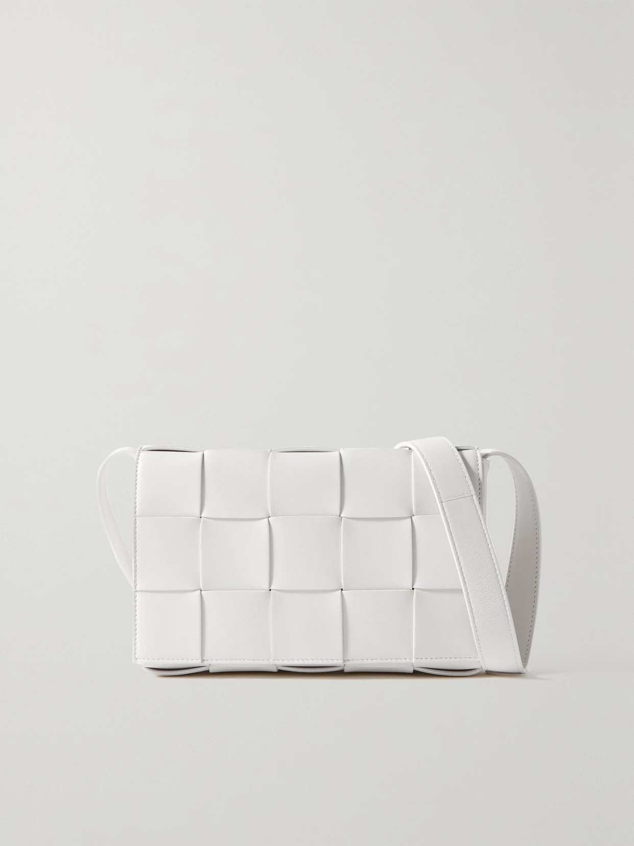 Bottega Veneta - Cassette Medium Intrecciato Leather Shoulder Bag - White | NET-A-PORTER (US)