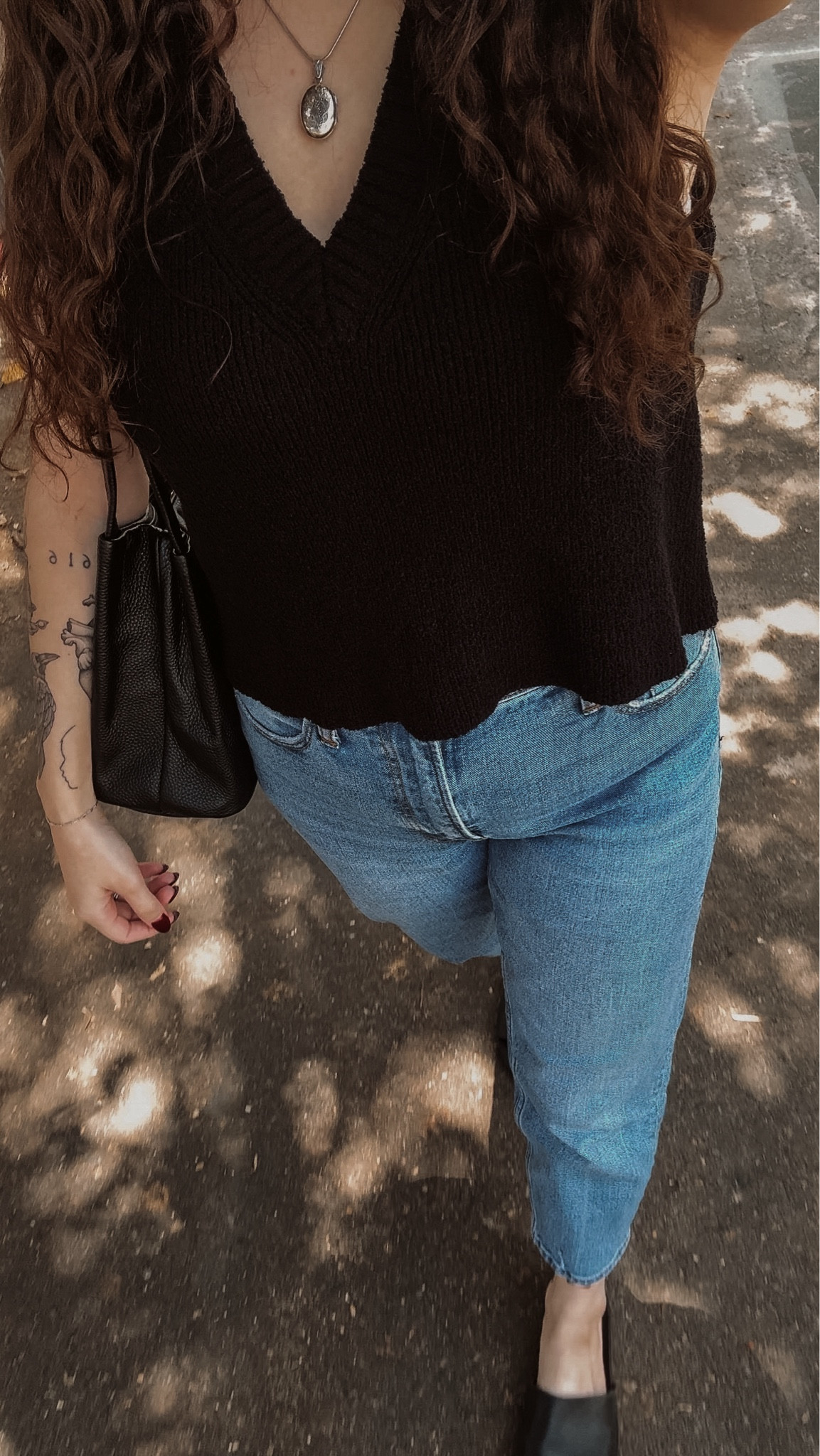 casual summer to fall transition ootd 
•
•
•
#summertofalltransition #falltransitionootd #ootd #casualootd #neutraloutfit #casualoutfit #modestoutfit #fallootd #summerootd 