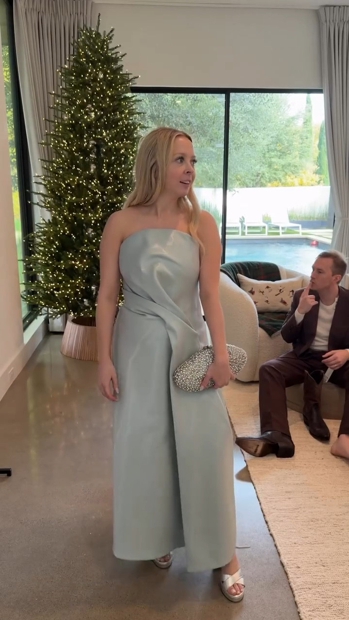 Help me find a red carpet dress for the CMA’s!! 

 #LTKootd #LTKPetite #LTKgrwm