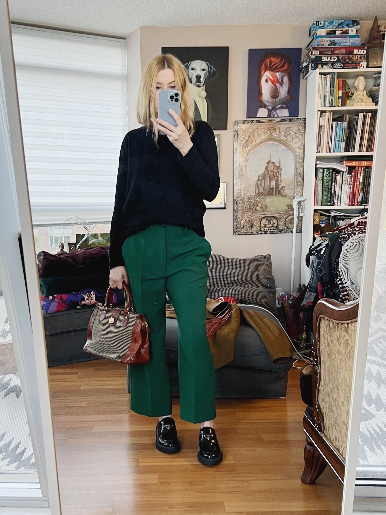 My favourite shade of green.
•
.  #FallLook  #StyleOver40  #pradaLoafers  #uniqlo  #secondhandDesignet  #secondhandFind #FashionOver40  #MumStyle #genX #genXStyle  #menswearInspired #WhoWhatWearing #genXblogger  #Over40Style #40PlusStyle #Stylish40s  #HighStreetFashion #StyleIdeas


#LTKstyletip #LTKshoecrush #LTKSeasonal