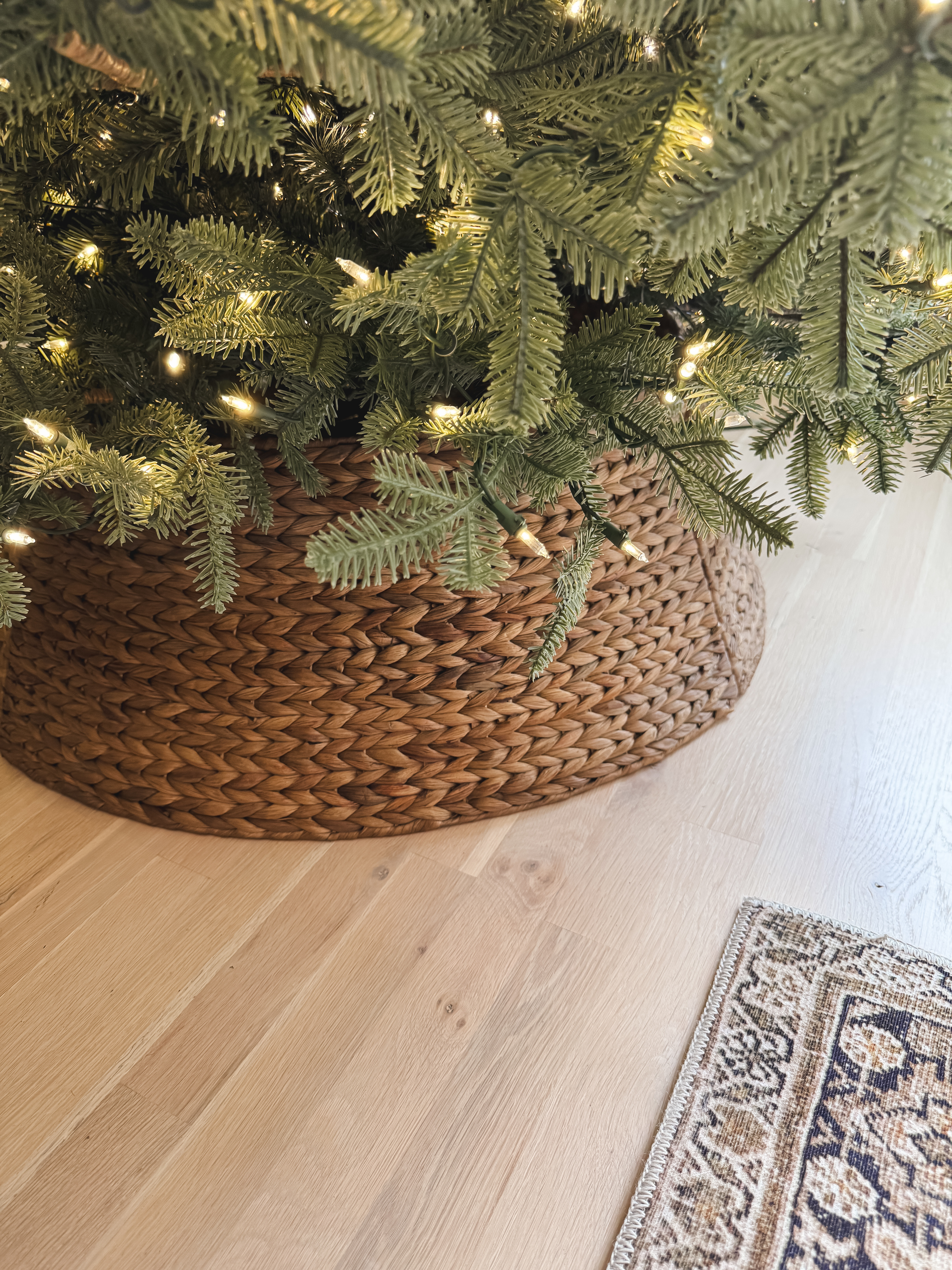 3 piece tree skirt 

 #LTKHoliday #LTKSeasonal