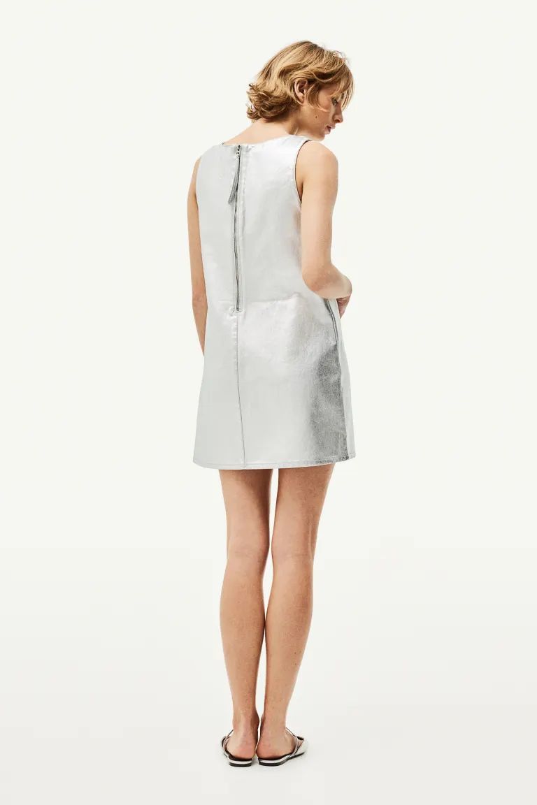 Shimmering metallic denim dress - Silver-coloured - Ladies | H&M | H&M (UK, MY, IN, SG, PH, TW, HK)