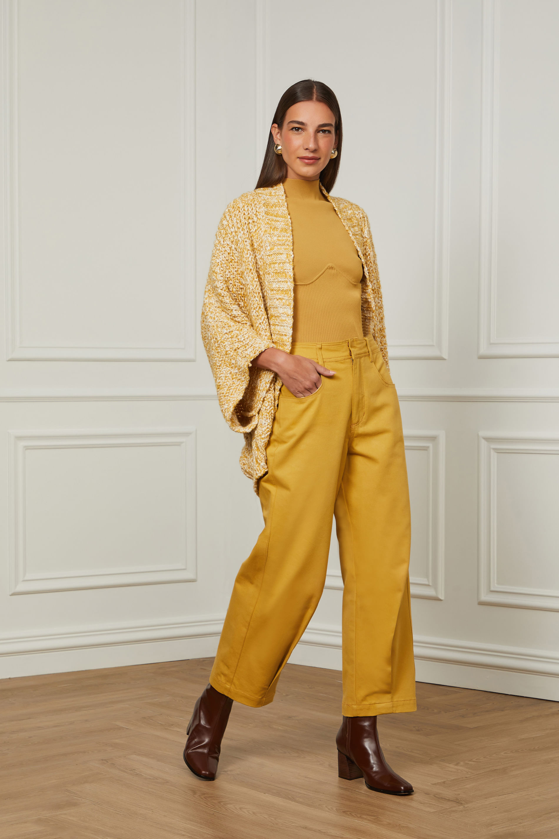 Calça De Sarja Mostarda Com Prega Perna | OffPremium (BR)